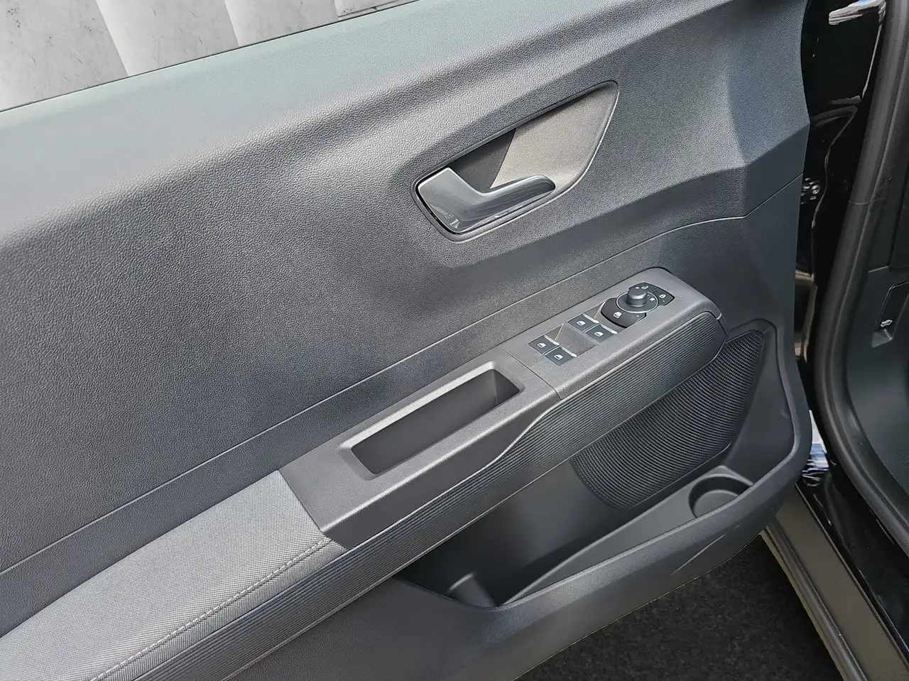 Ford Tourneo Courier Titanium 1.0 EcoBoost 92 kW Auto Kompaktvan. 5-tür 15