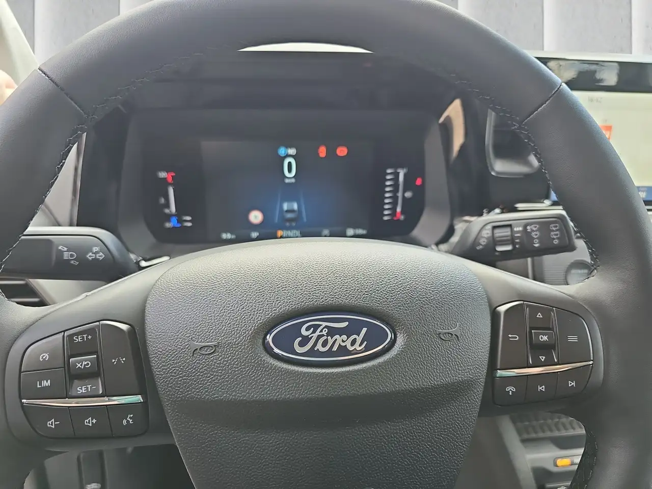 Ford Tourneo Courier Titanium 1.0 EcoBoost 92 kW Auto Kompaktvan. 5-tür 13