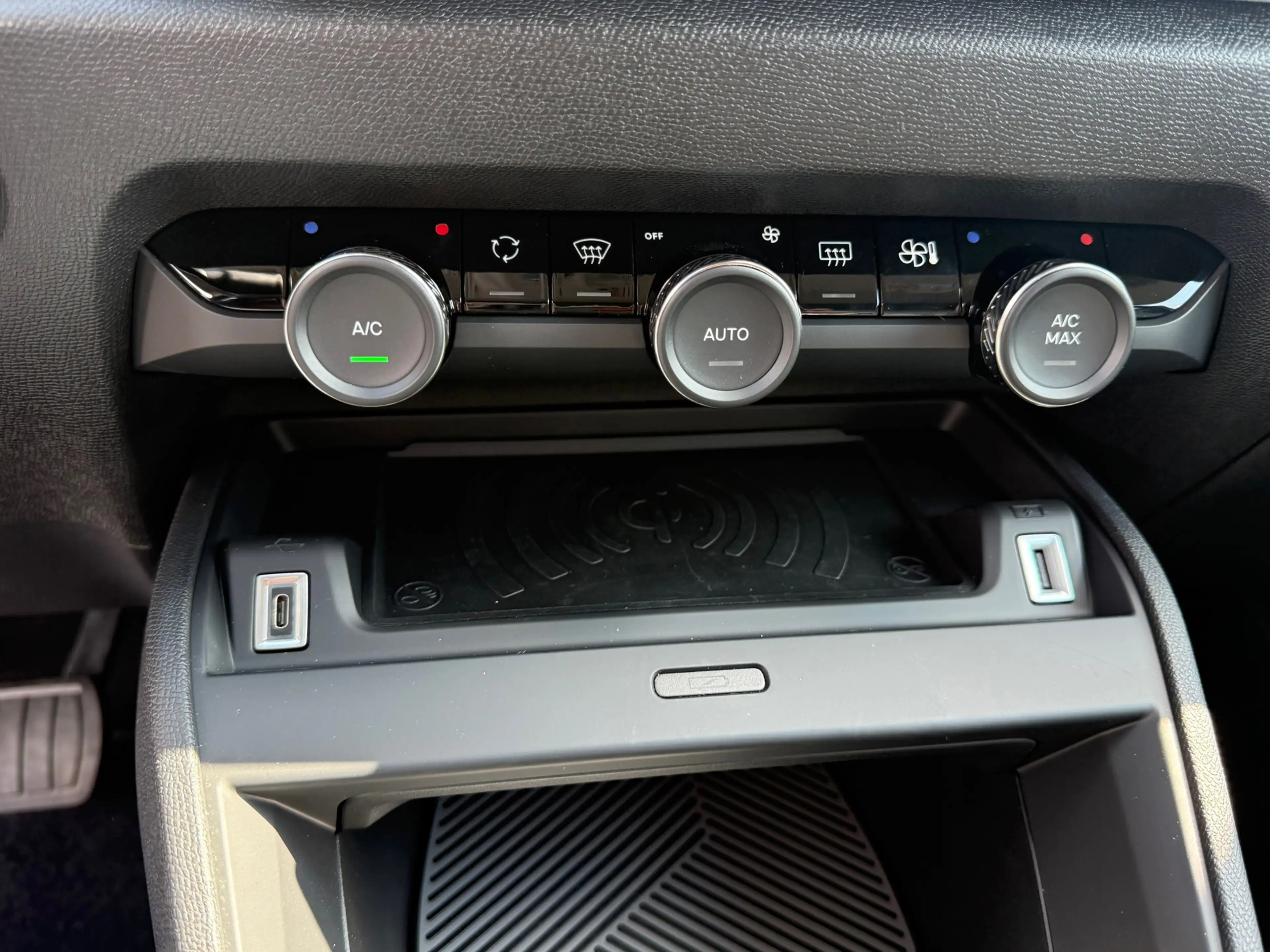 Citroen E-C4 Electric MAX 156 EXTENDED RANGE 54KWH 360 CAM HEAD UP LEER — photo 9
