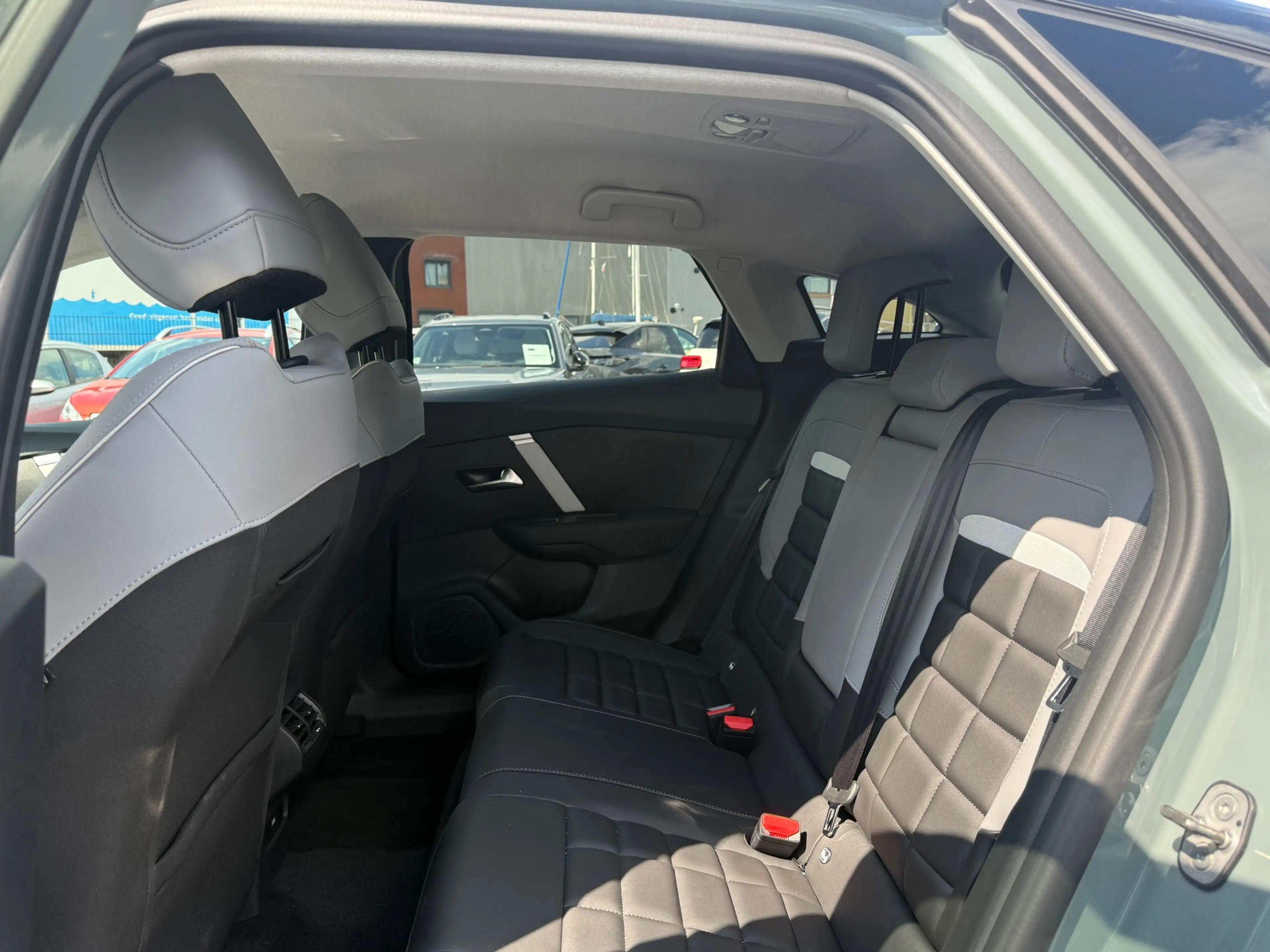 Citroen E-C4 Electric MAX 156 EXTENDED RANGE 54KWH 360 CAM HEAD UP LEER — photo 4