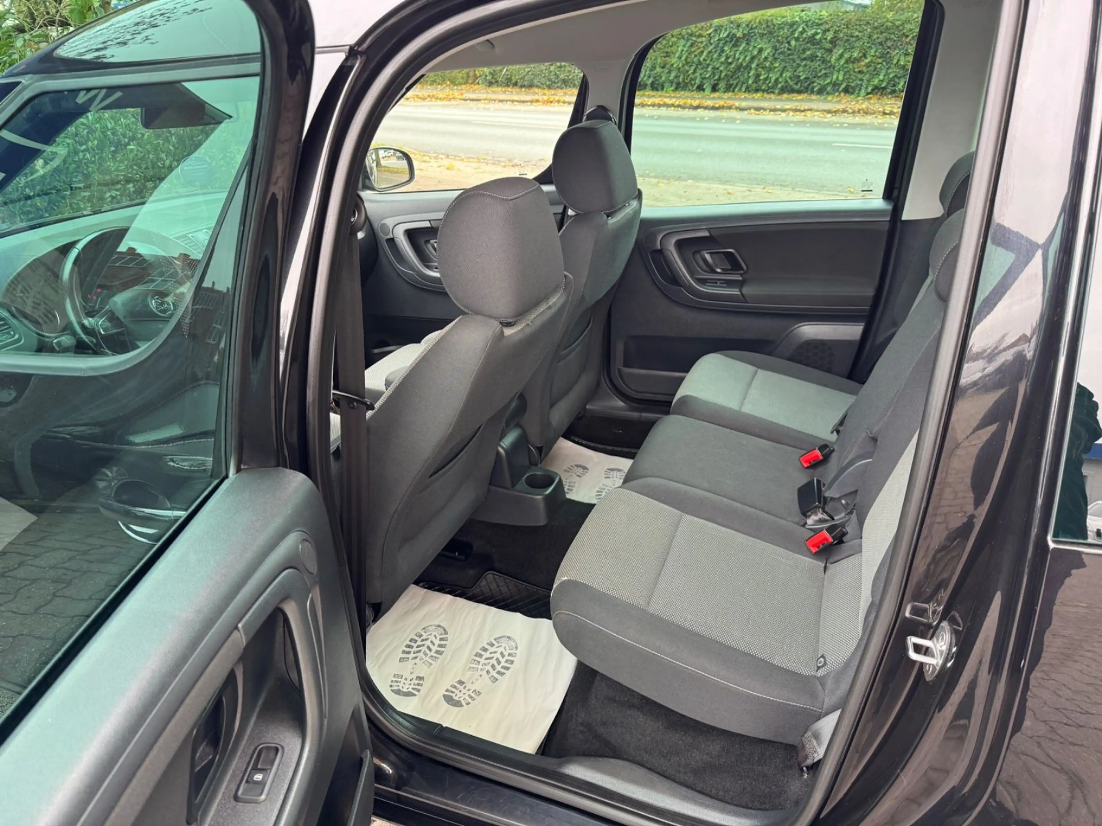 Skoda Roomster Noire*KLIMAAUTOMATIK*SITZHEIZUNG*TEMP* — photo 13
