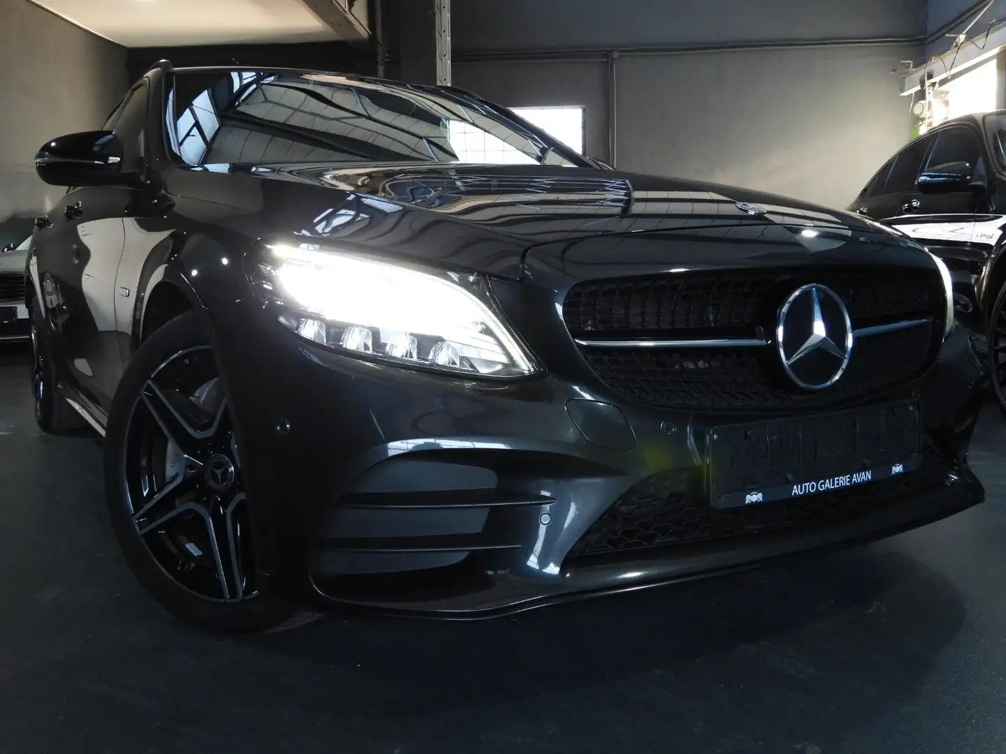 Mercedes-Benz C 300 T DE AMG-LINE Grau - 1