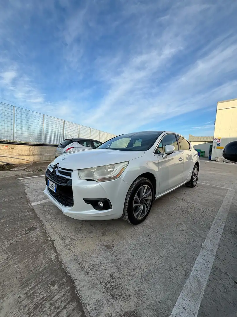 Citroen DS4 1.6 e-hdi airdream So Chic 110cv - 1