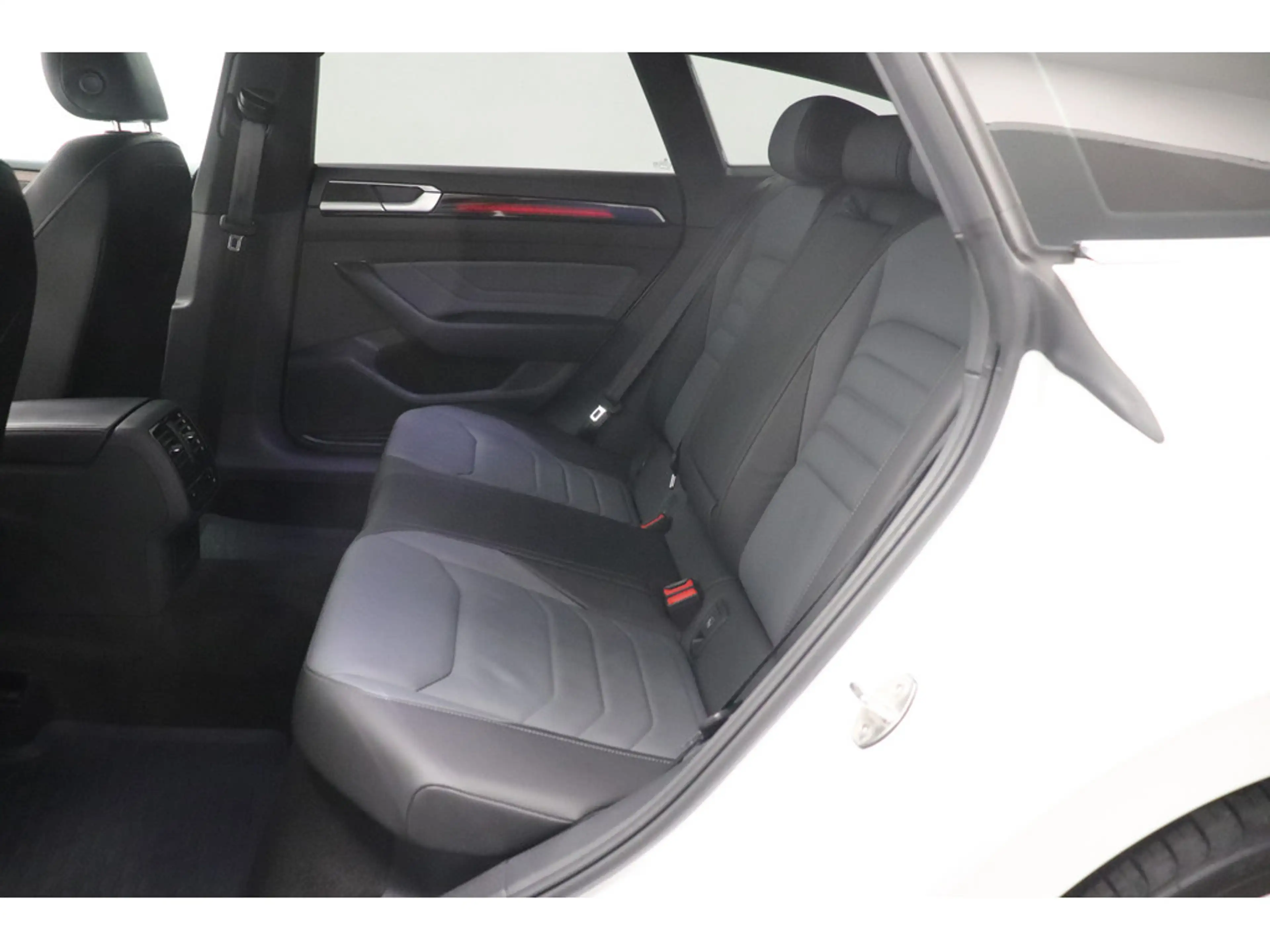 Volkswagen Arteon Shooting Brake 2.0 TSI Elegance #LEDER #Matrix — photo 9