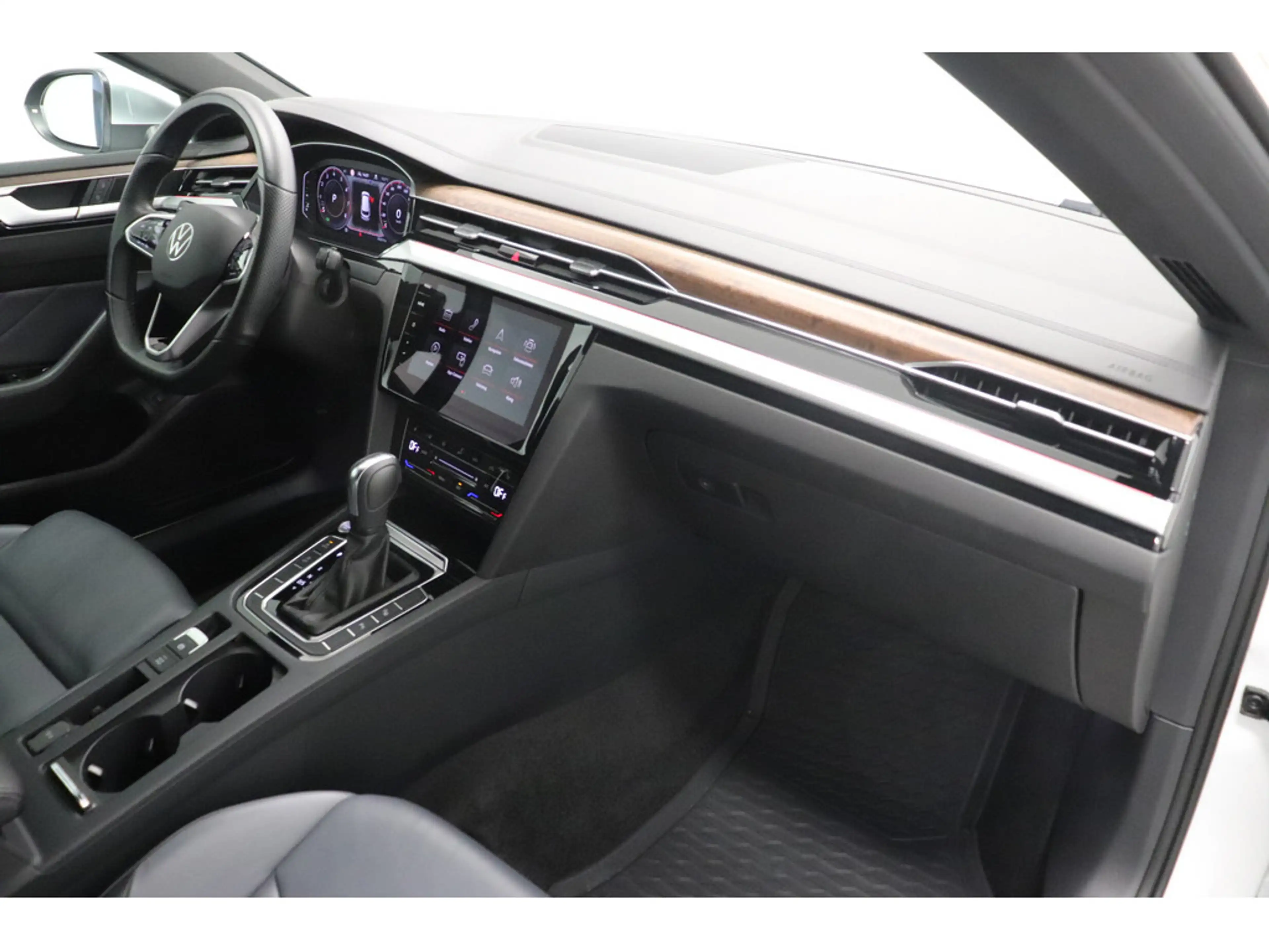 Volkswagen Arteon Shooting Brake 2.0 TSI Elegance #LEDER #Matrix — photo 15