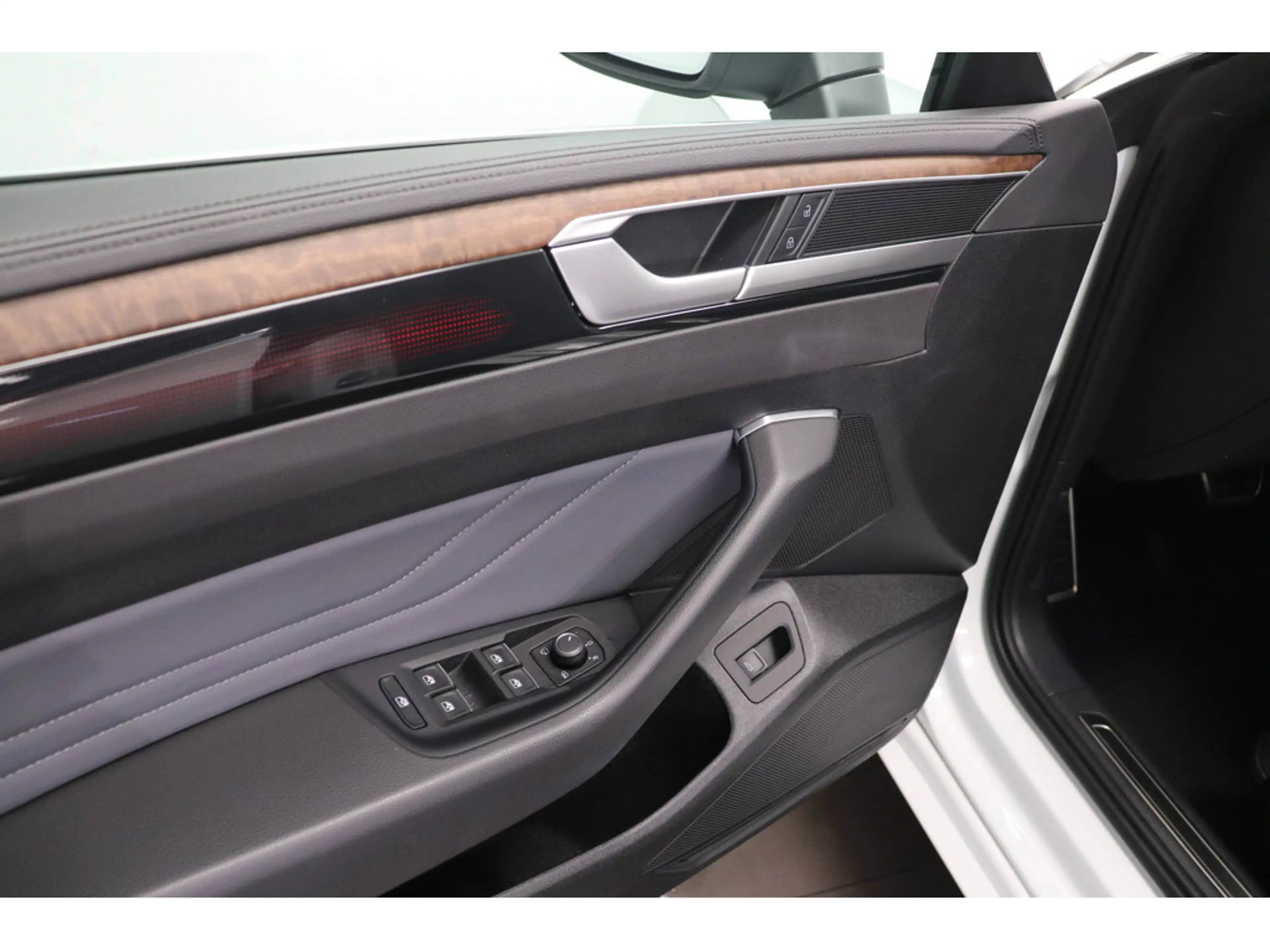 Volkswagen Arteon Shooting Brake 2.0 TSI Elegance #LEDER #Matrix — photo 6