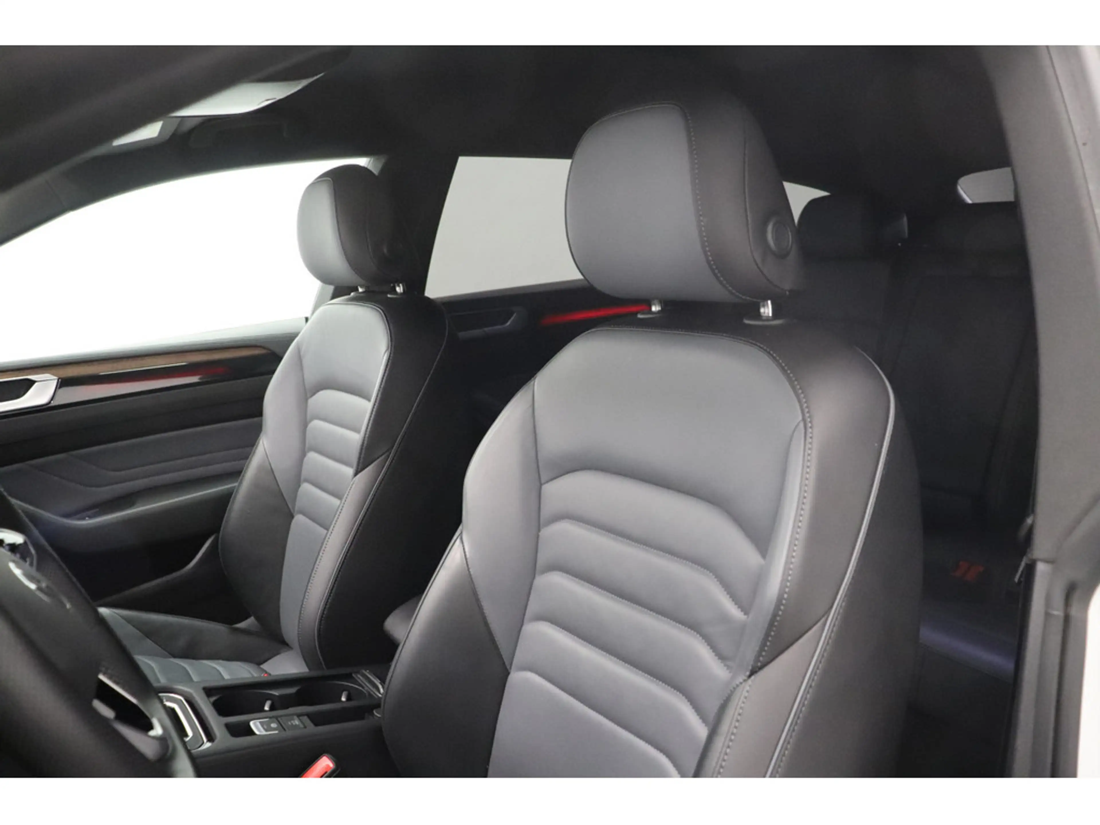 Volkswagen Arteon Shooting Brake 2.0 TSI Elegance #LEDER #Matrix — photo 8