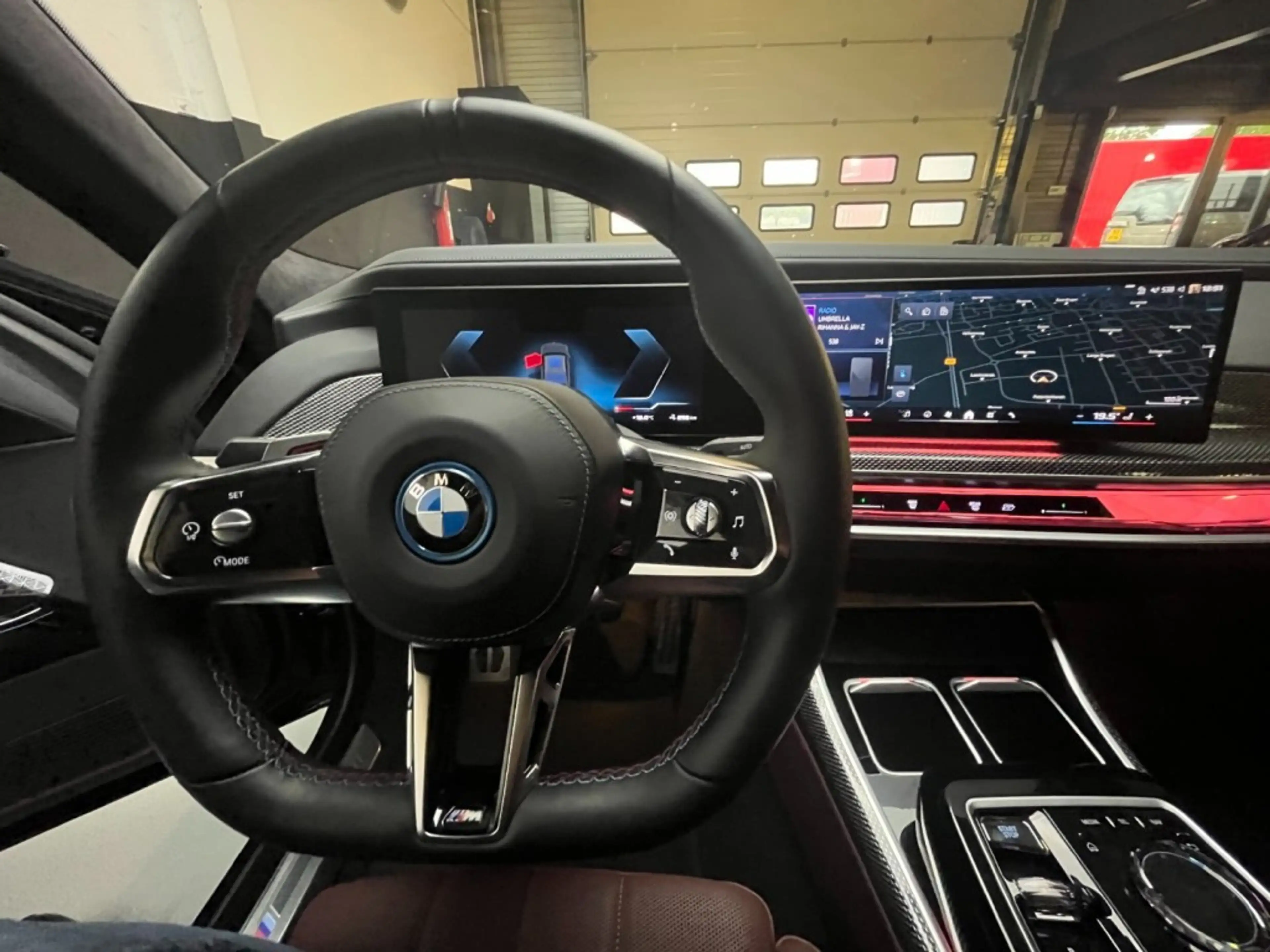 BMW i7 M70 X-Drive  (VAT Car)  (2026) — photo 9