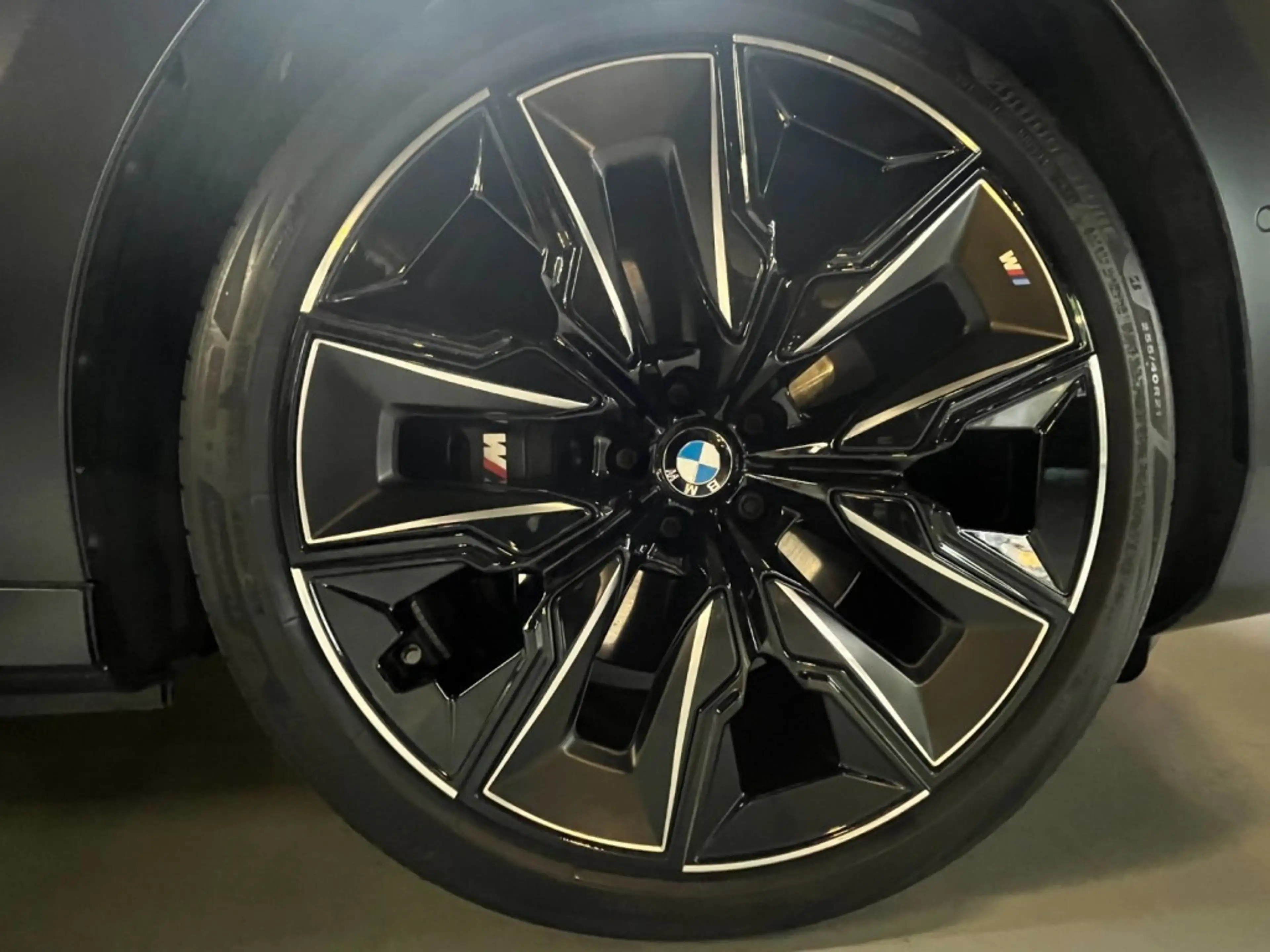 BMW i7 M70 X-Drive  (VAT Car)  (2026) — photo 11