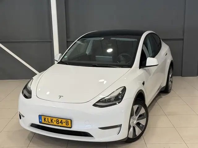 Tesla Model Y view 7