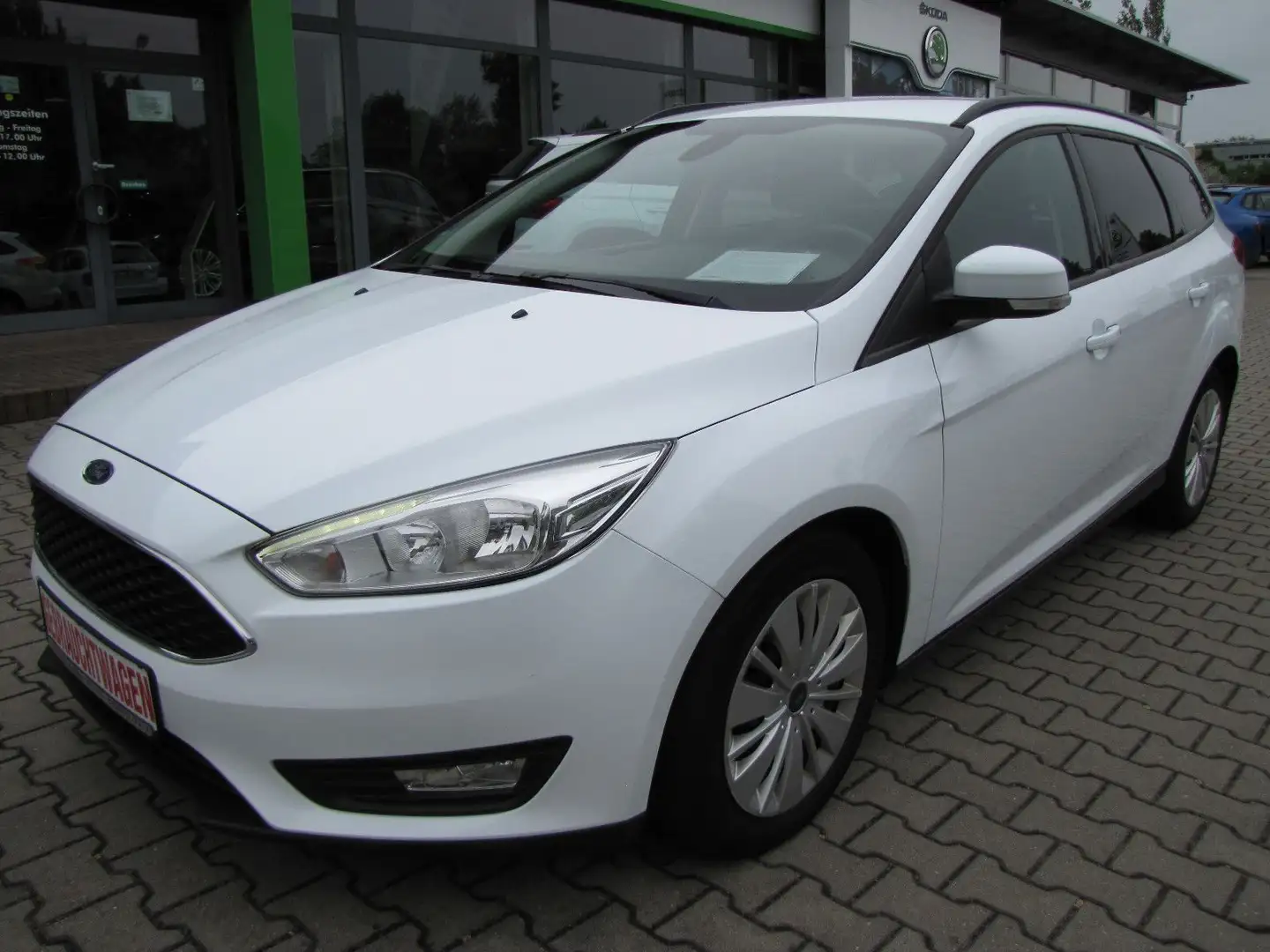 Ford Focus Turnier Trend Weiß - 1