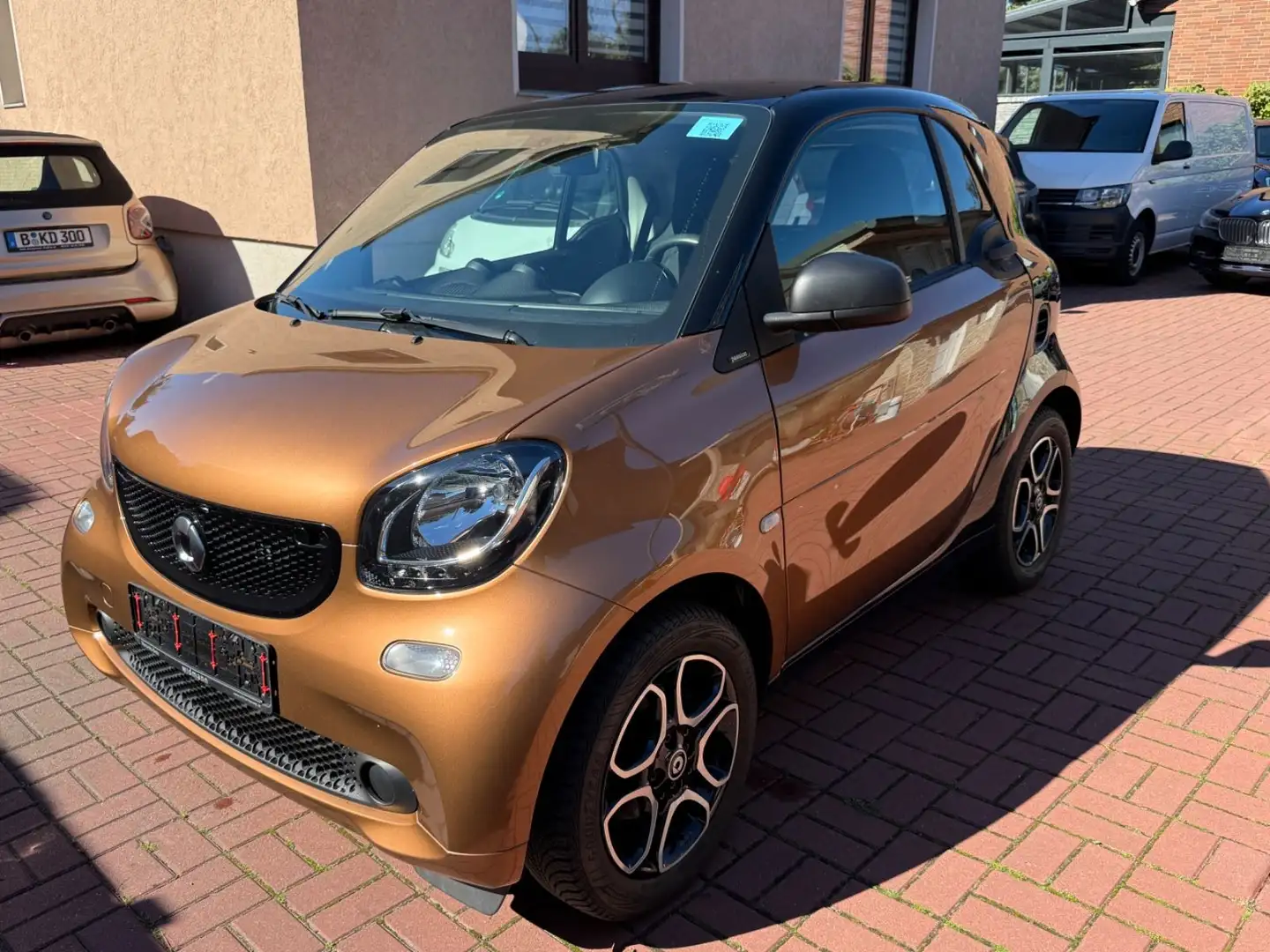 smart forTwo coupe 1.HAND AUTOMATIK+PANO+WENIG KM Schwarz - 1