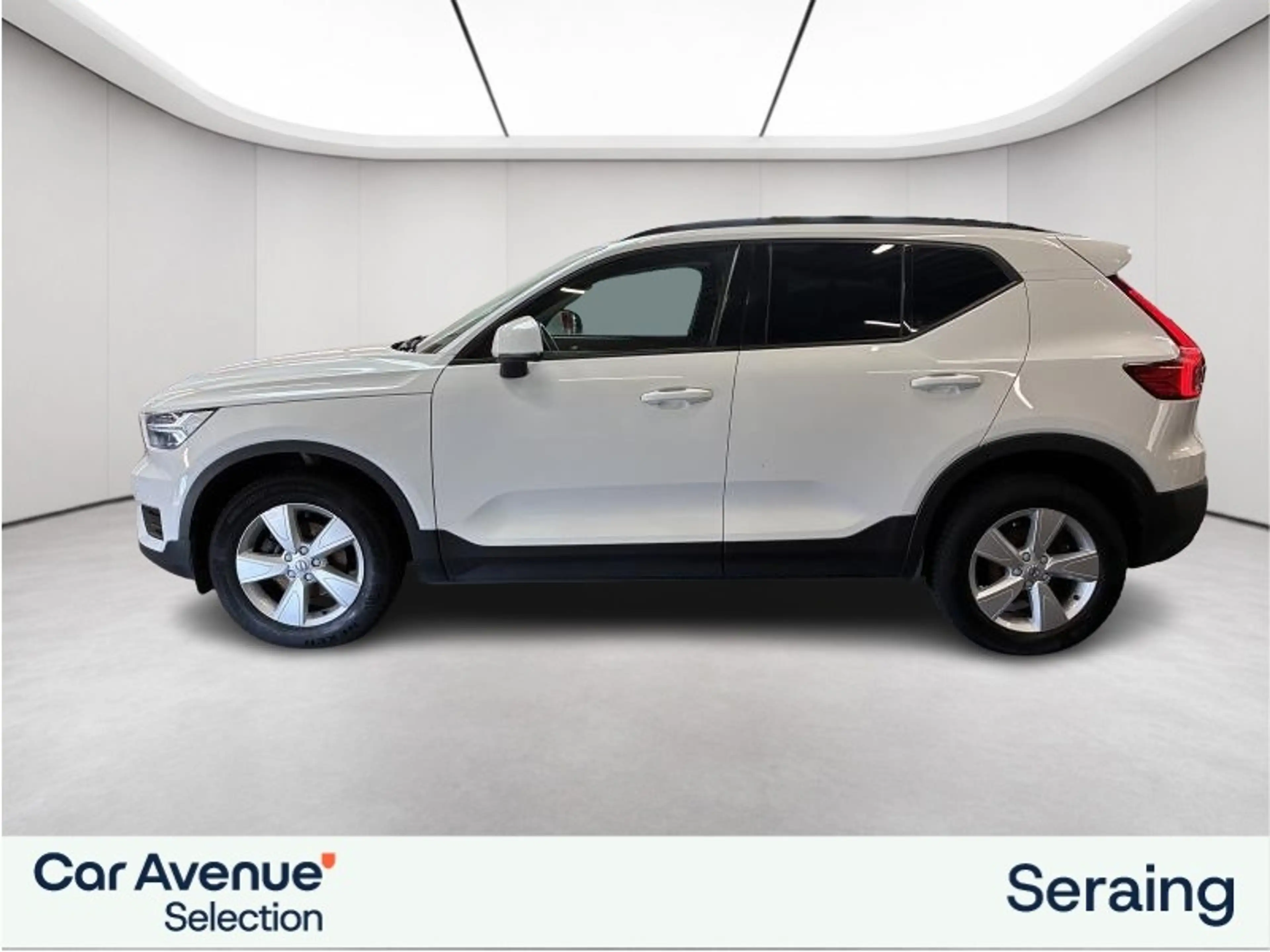 Volvo XC40 momentum — photo 5