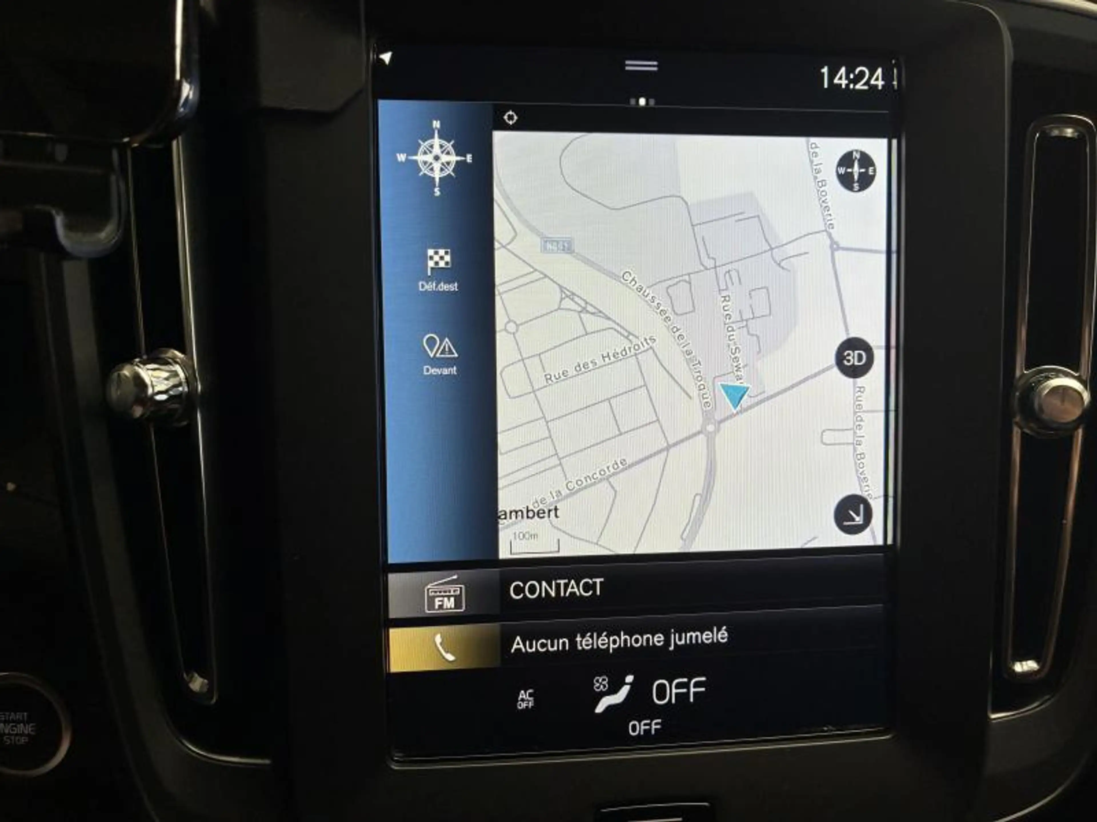 Volvo XC40 momentum — photo 13