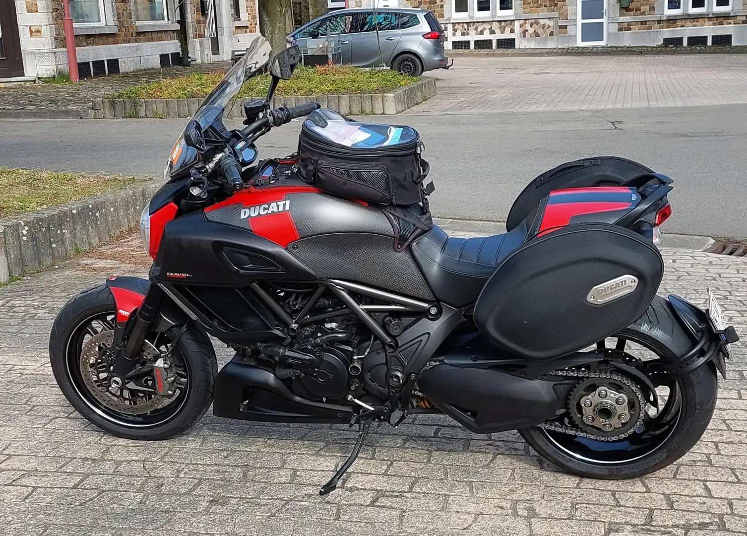 Ducati Diavel Carbon Чорний - 1