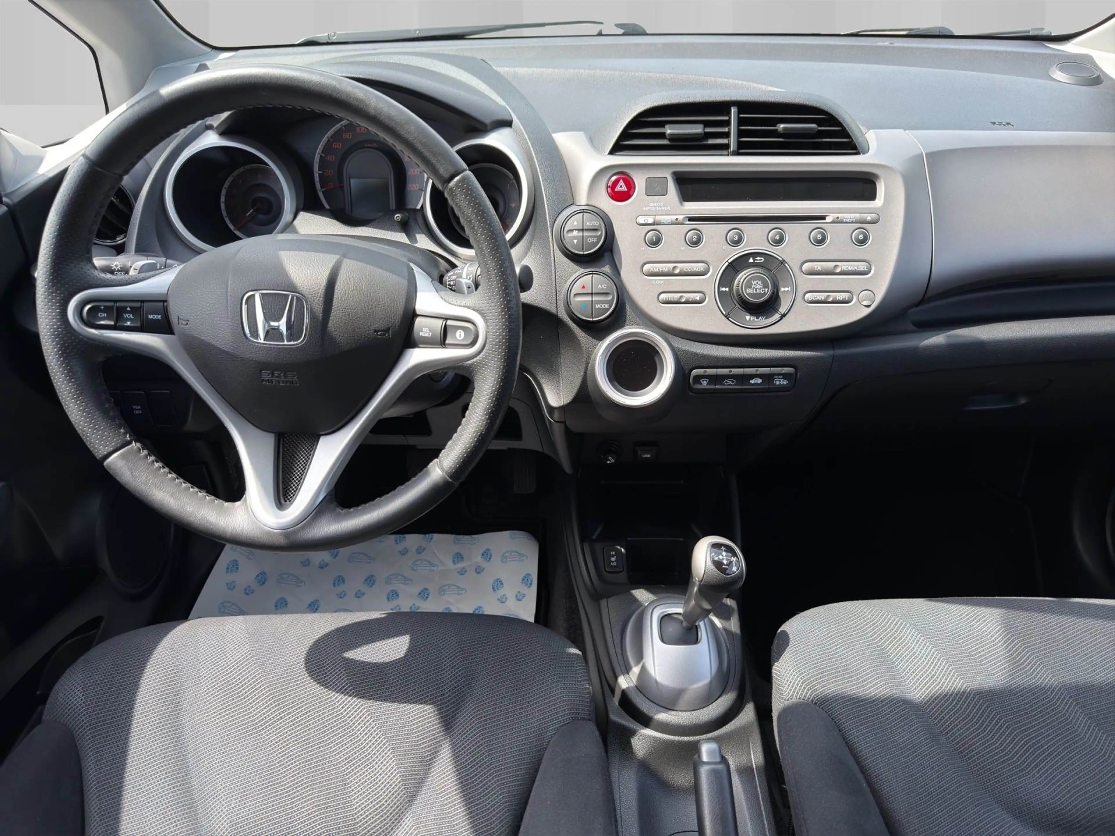 Honda Jazz 1.4 i-SHIFT Elegance /1.Hd Klimaaut SHZ PDC — photo 12