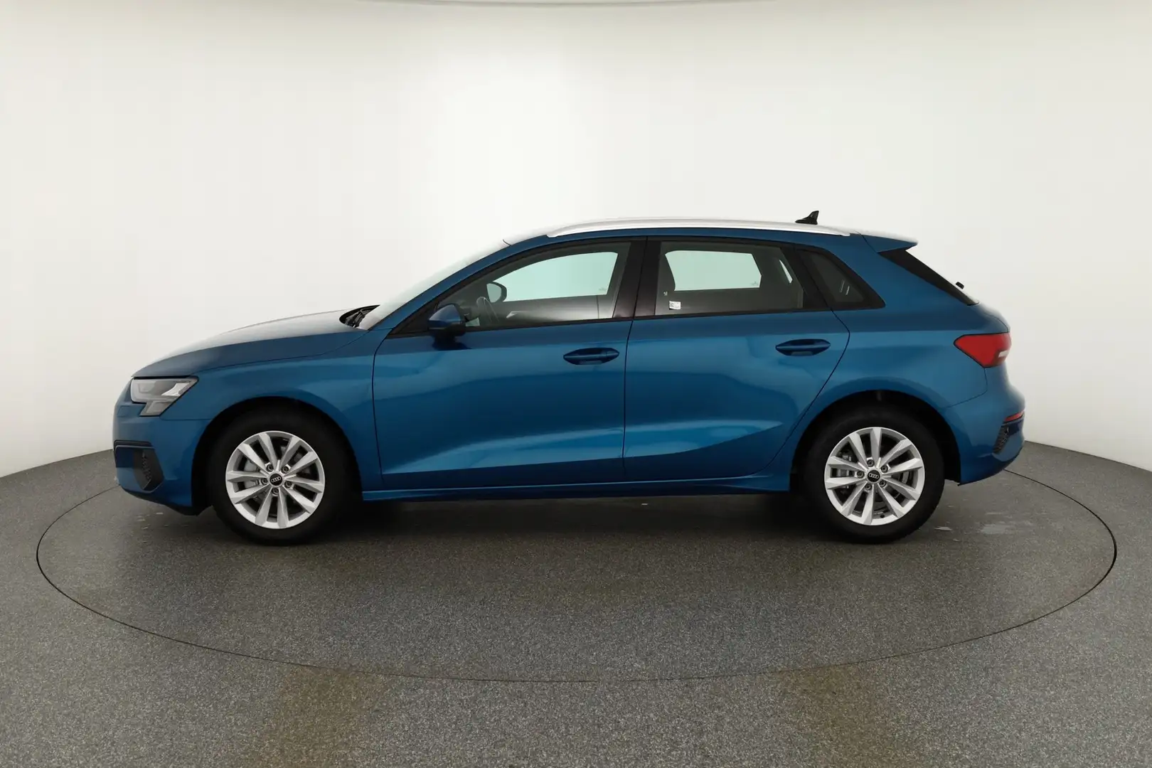 Audi A3 Sportback 35 TFSI LED App-Connect Sitzheizung Blauw - 2