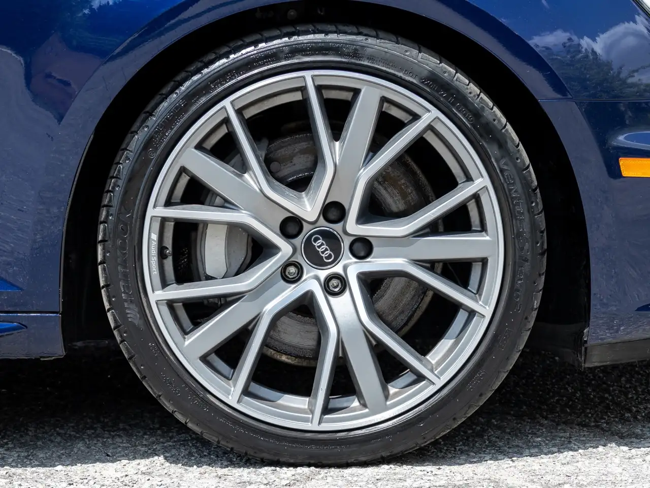 Audi A4 снимка Audi A4
