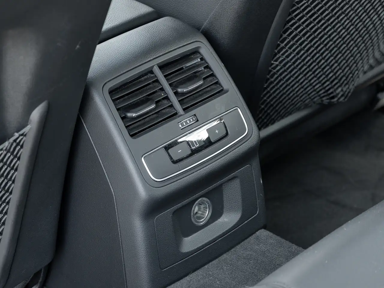 Audi A4 снимка Audi A4