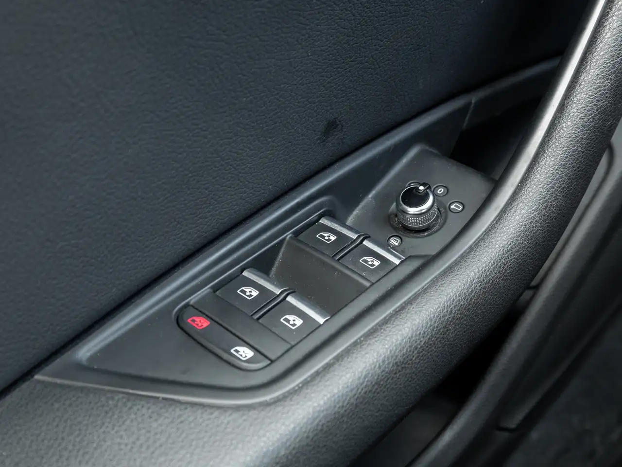 Audi A4 снимка Audi A4