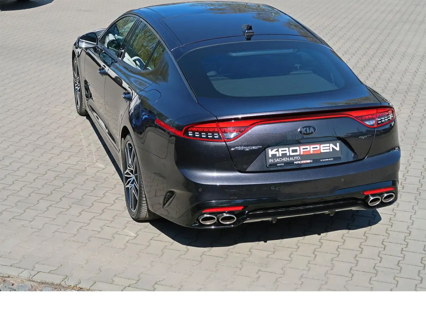Kia Stinger GT 4WD 3.3 V6 Pan-Dach Šedá - 2
