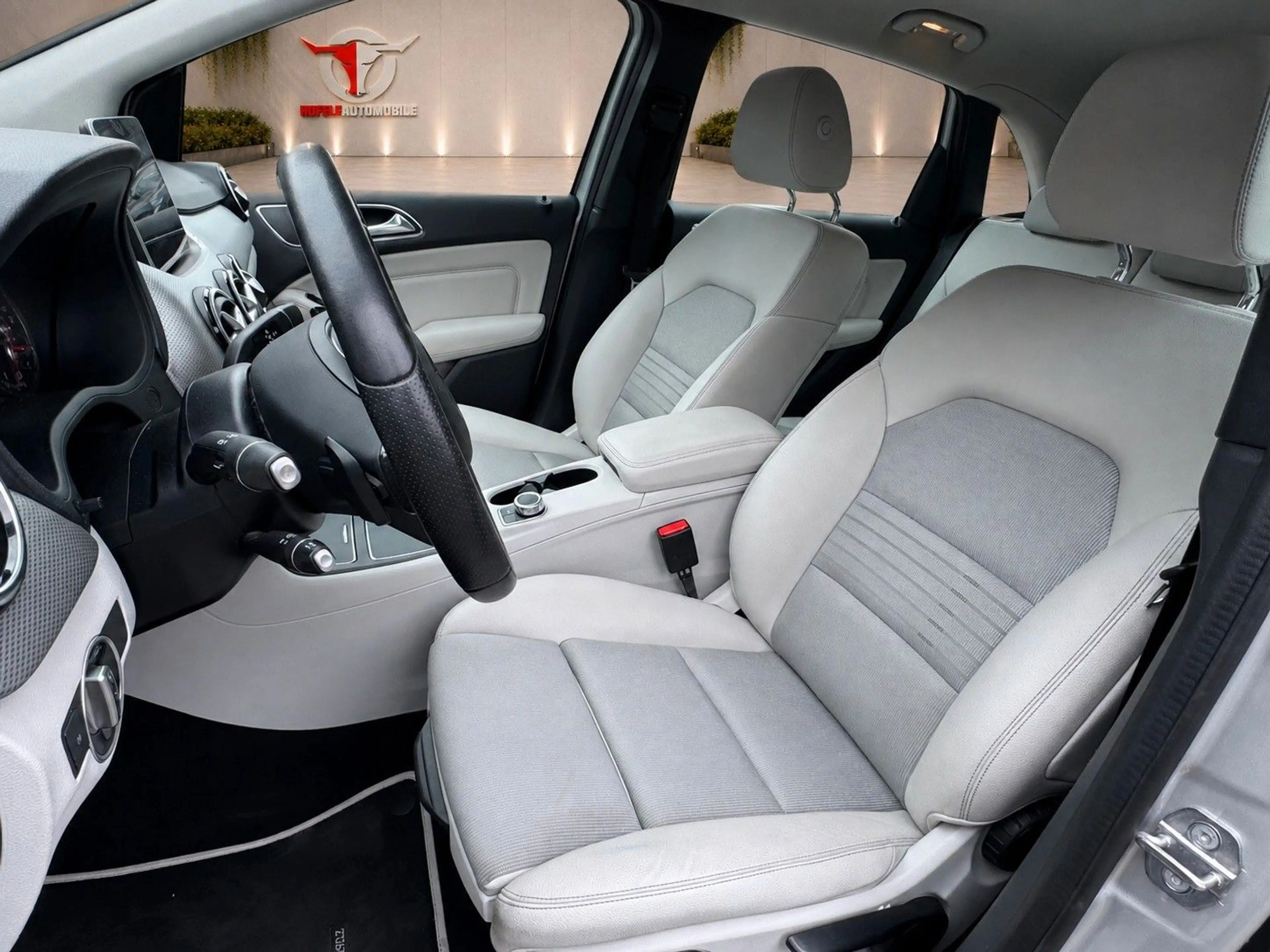 Mercedes-Benz B 220 4Matic**ACC/KLIMA/NAVI/LED/AMBIENTE** — photo 10