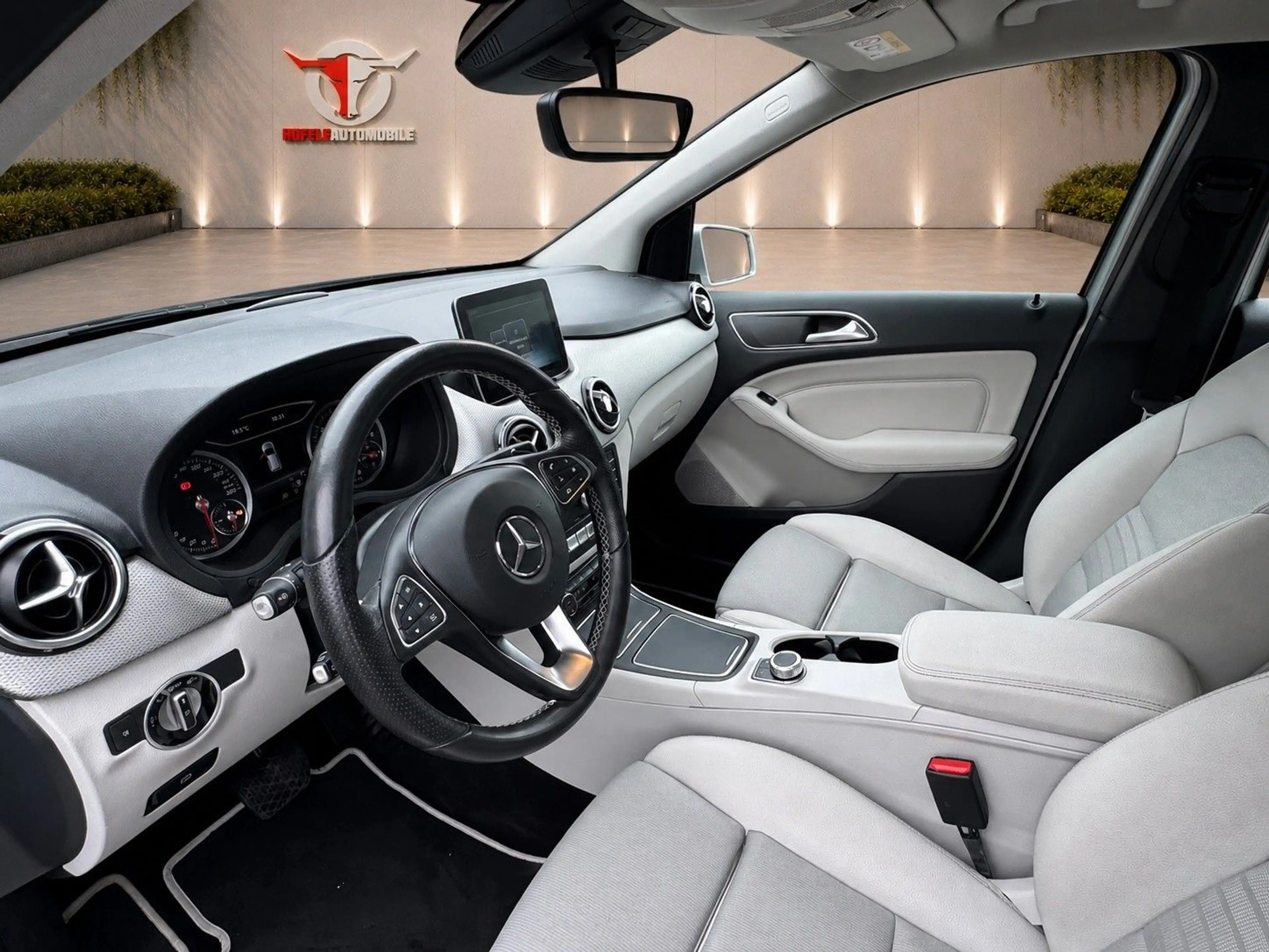 Mercedes-Benz B 220 4Matic**ACC/KLIMA/NAVI/LED/AMBIENTE** — photo 9