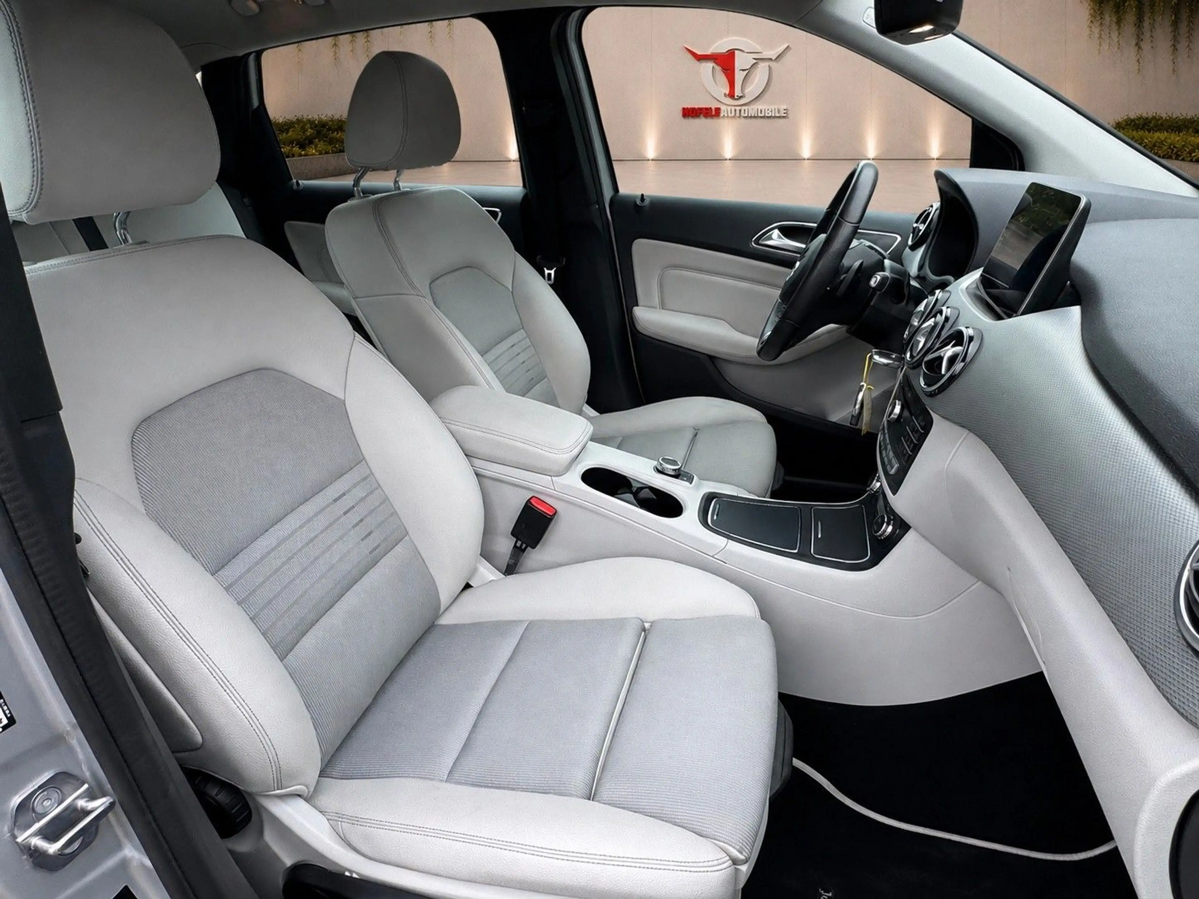 Mercedes-Benz B 220 4Matic**ACC/KLIMA/NAVI/LED/AMBIENTE** — photo 12