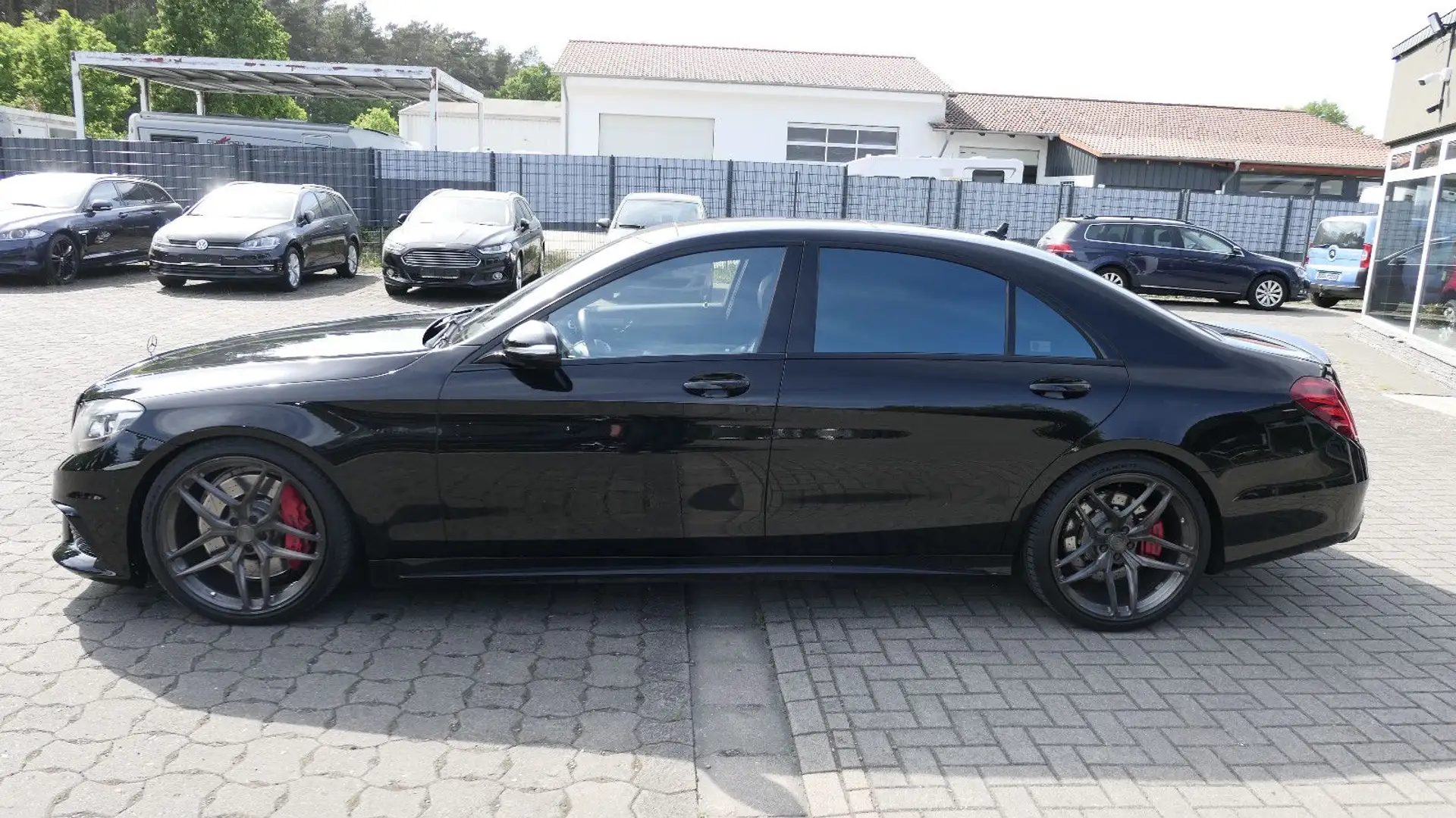 Mercedes-Benz S 63 AMG 4M L Massage/Pano/360°/HuD/Burmester Černá - 2