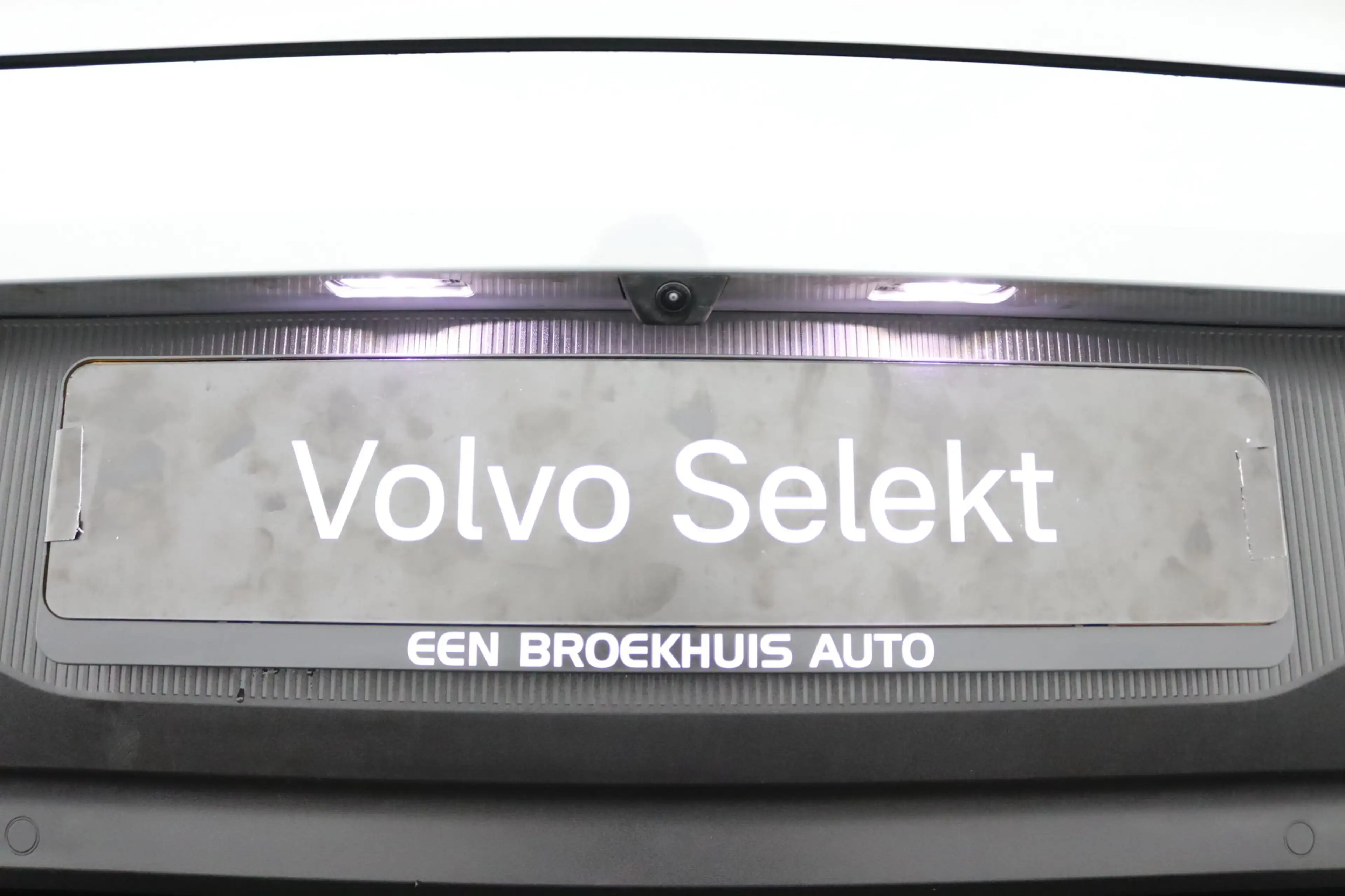 Volvo EX30 Single Motor Extended Range Plus 69 kWh | SoH 97% — photo 17