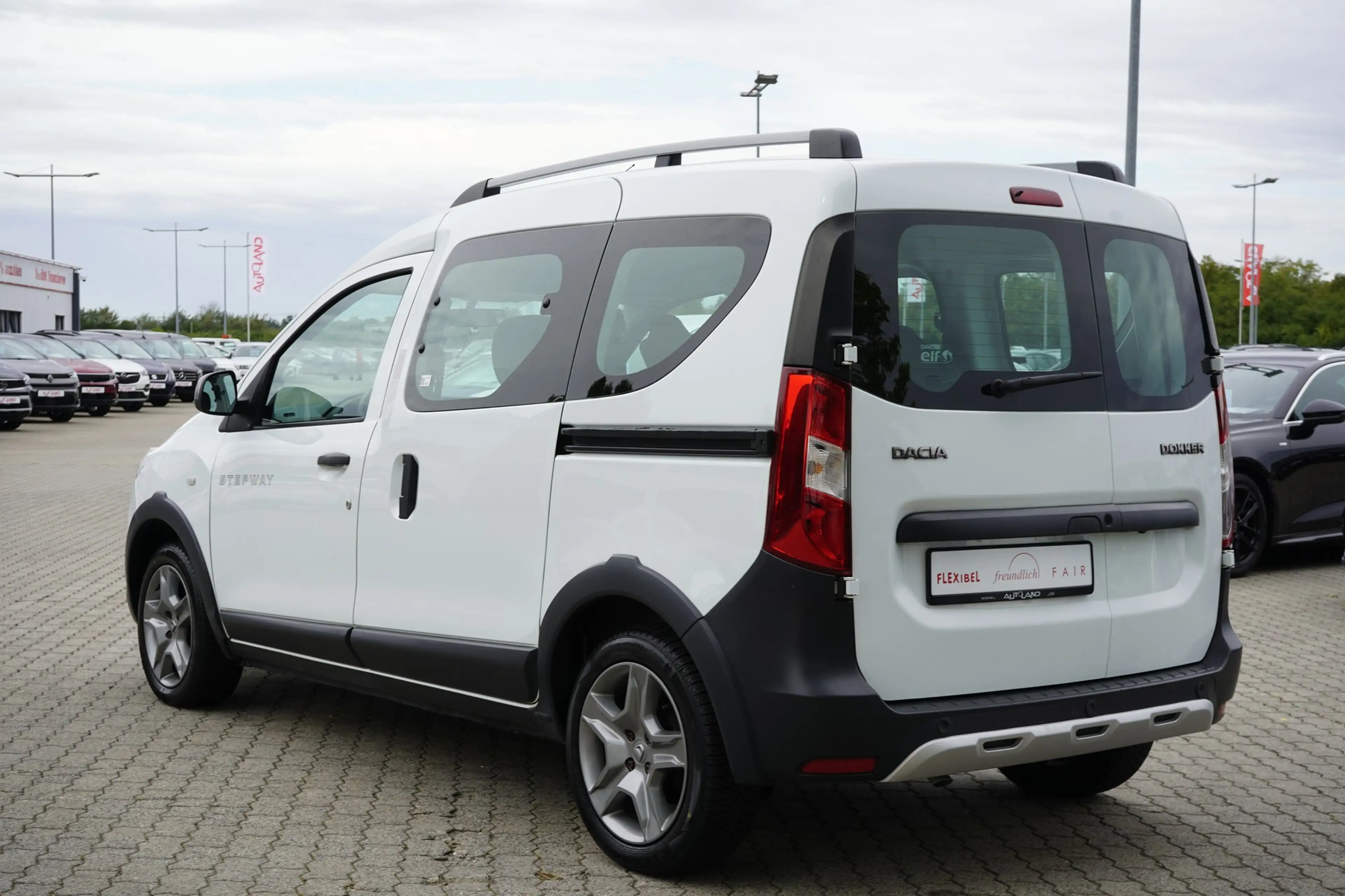 Dacia Dokker Stepway 1.6 SCe Navi Tempomat PDC Kamera — photo 6
