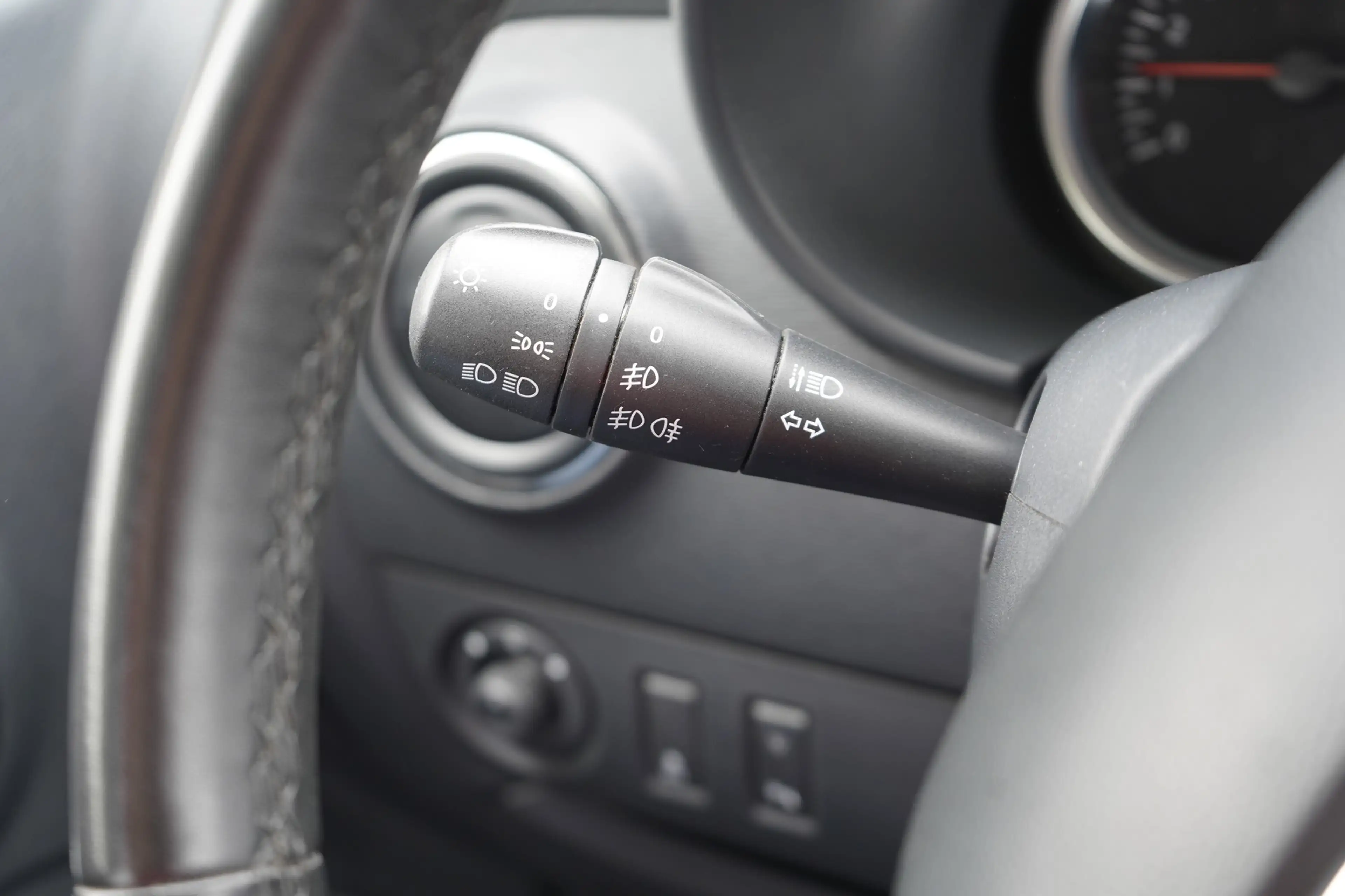 Dacia Dokker Stepway 1.6 SCe Navi Tempomat PDC Kamera — photo 10