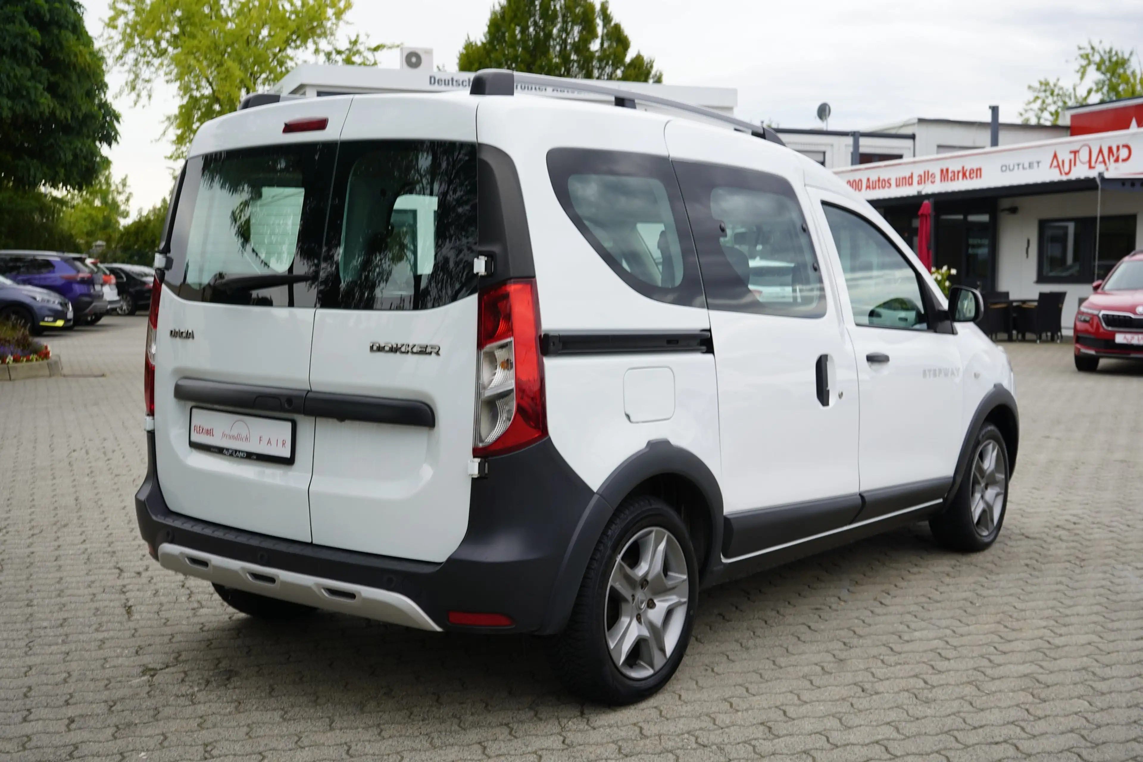 Dacia Dokker Stepway 1.6 SCe Navi Tempomat PDC Kamera — photo 4