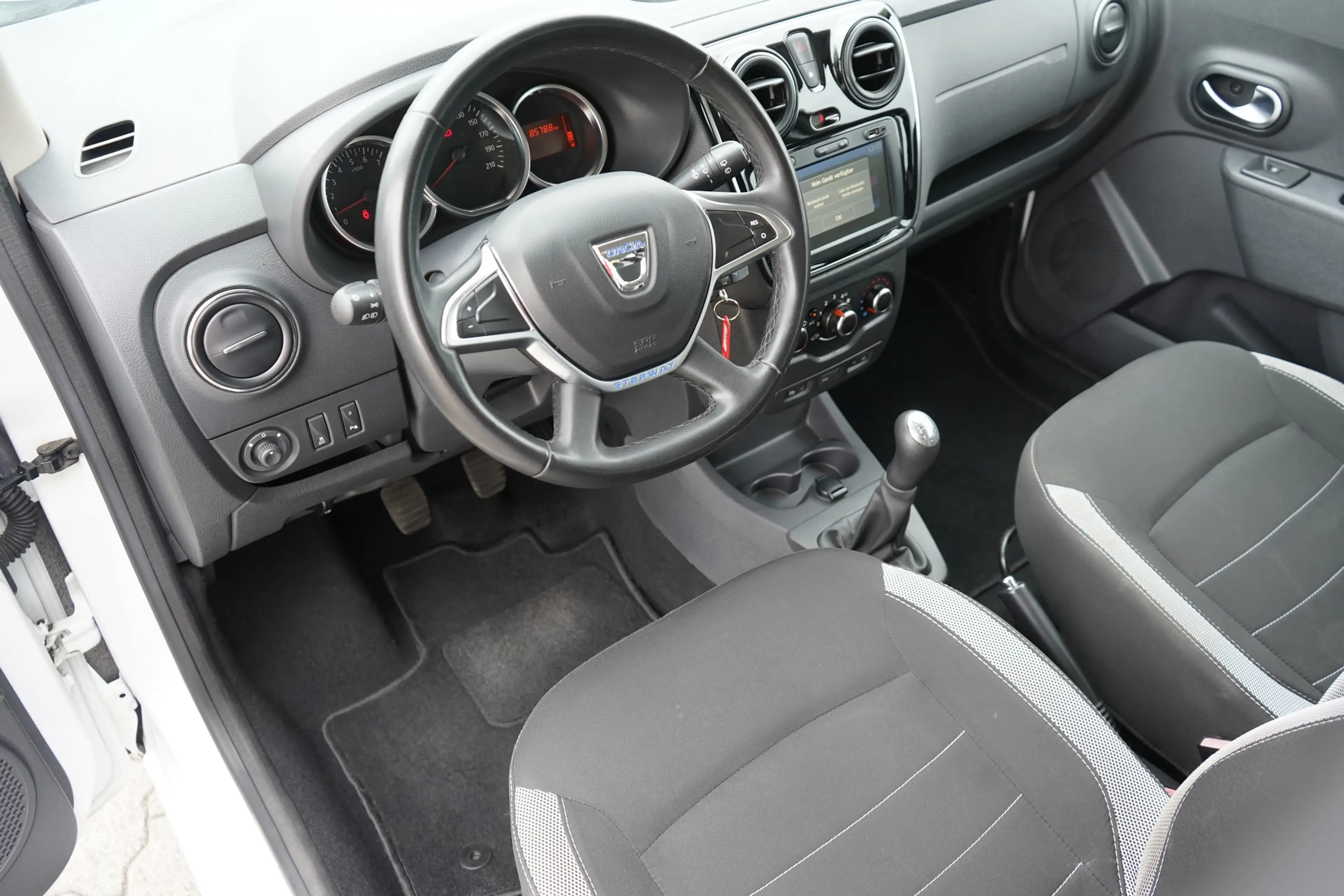 Dacia Dokker Stepway 1.6 SCe Navi Tempomat PDC Kamera — photo 7