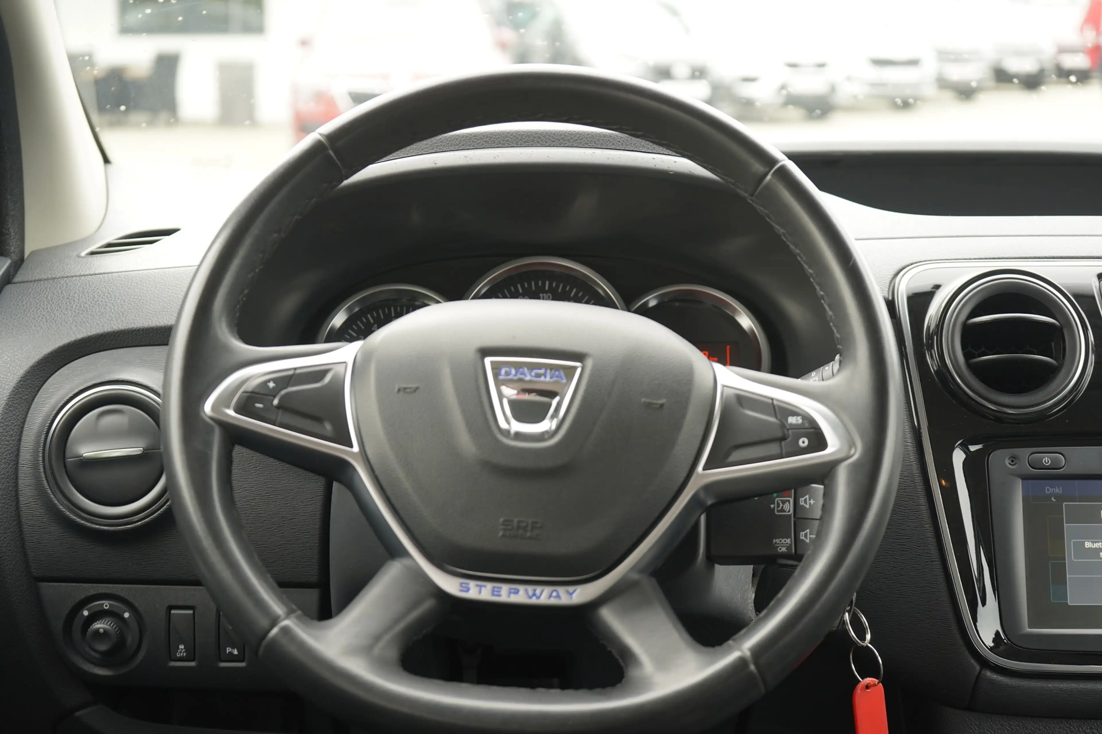 Dacia Dokker Stepway 1.6 SCe Navi Tempomat PDC Kamera — photo 8