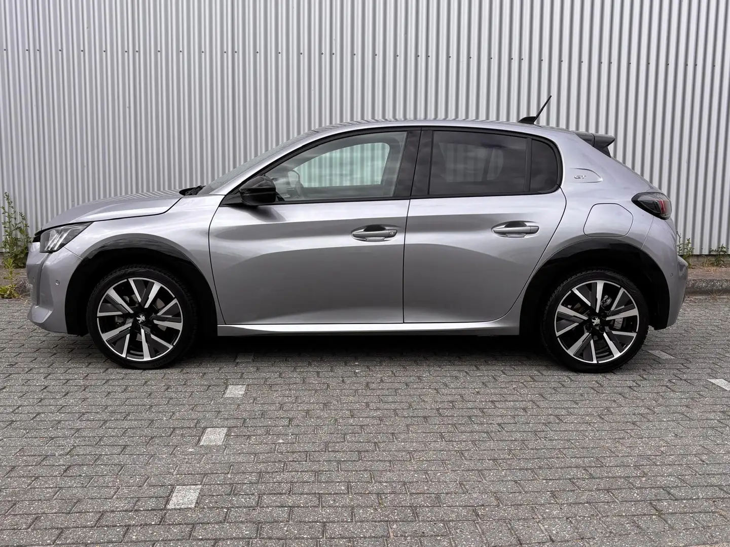 Peugeot 208 1.2 PureTech GT 100PK | All Season Banden | Camera Grijs - 2