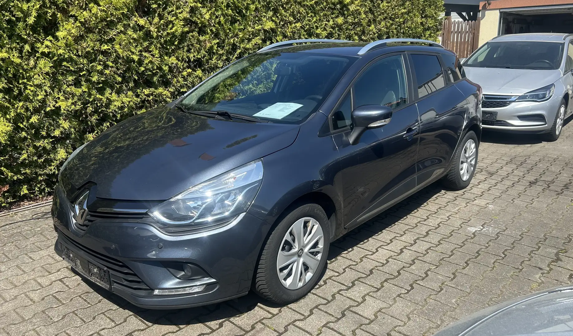 Renault Clio Grandtour 1.5 dCi Limited 1. Hand Navi PDC NSW Grau - 1