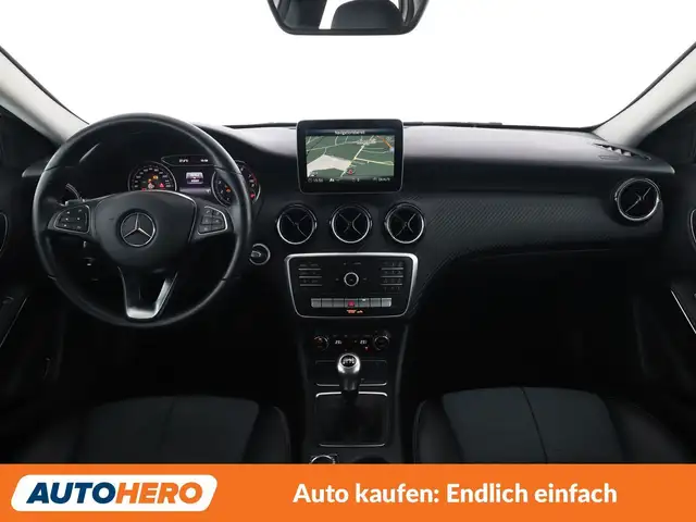 Mercedes-Benz GLA view 12