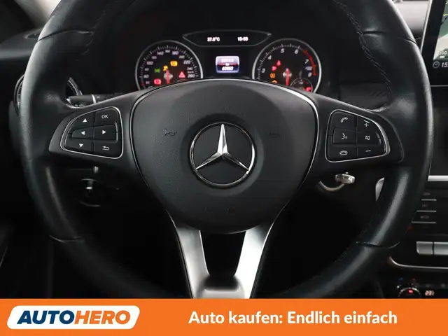 Mercedes-Benz GLA view 19