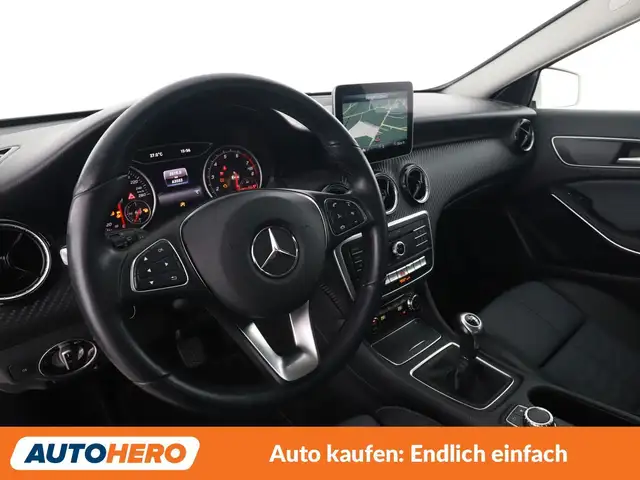 Mercedes-Benz GLA view 11