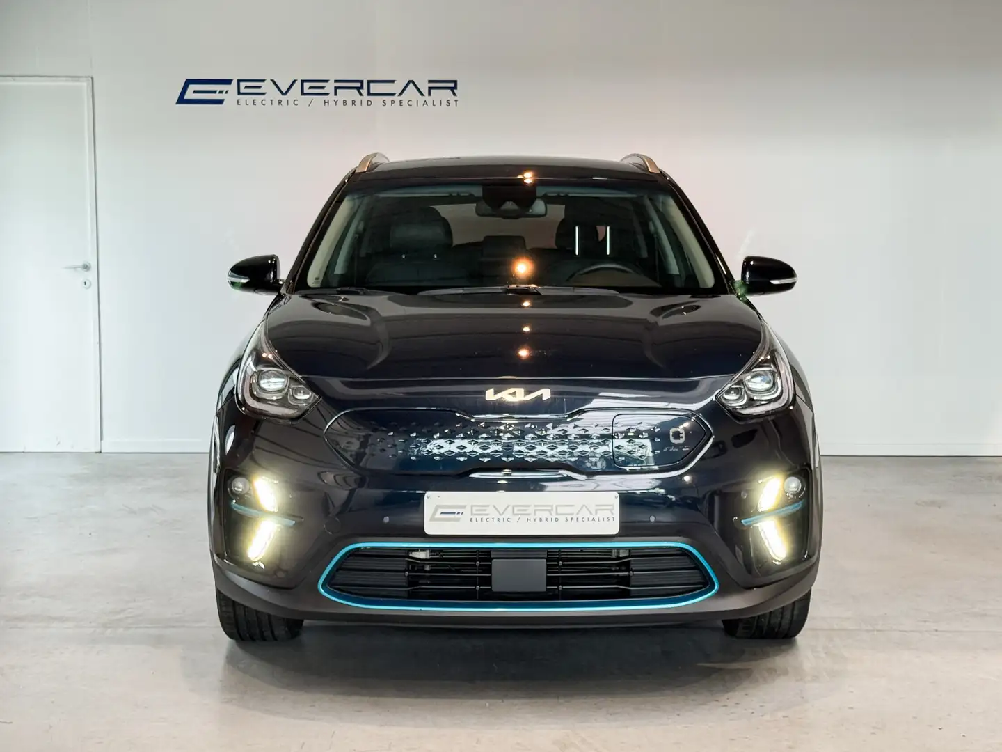 Kia e-Niro 64.8 kWh *TOWHOOK*LED*LEATHER** Modrá - 2