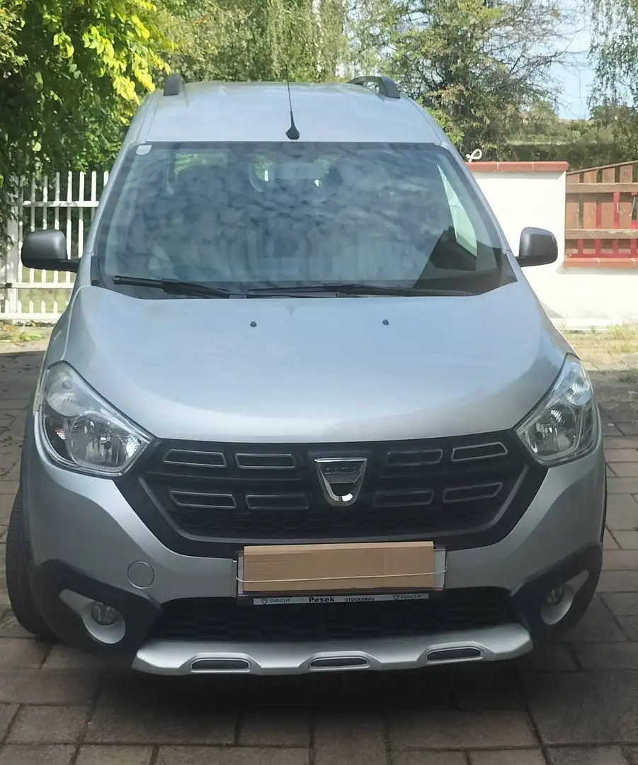 Dacia Dokker Dokker Stepway TCe 115 Stepway Silber - 1