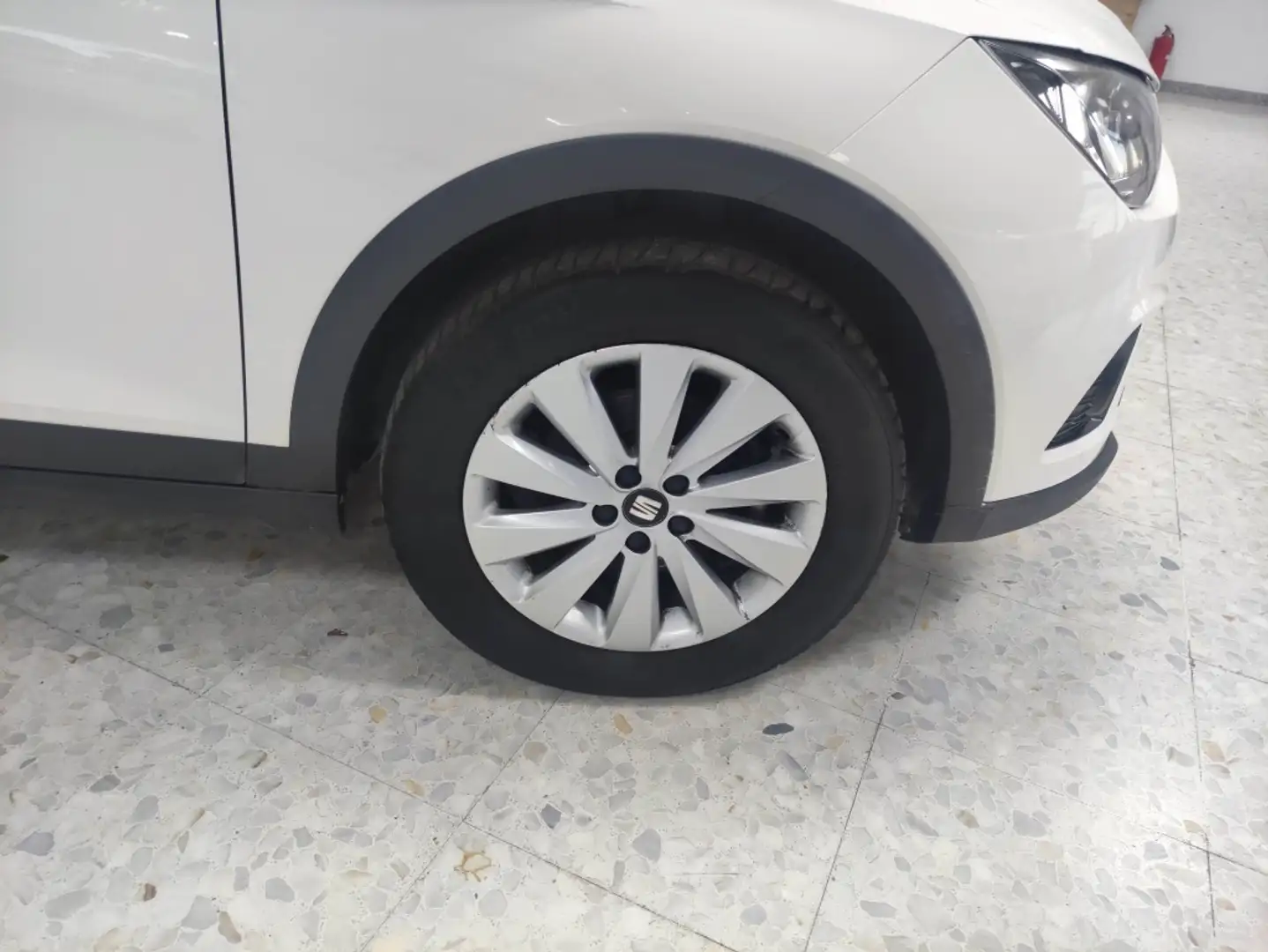 SEAT Arona 1.0 TSI S&S Style 110 Blanco - 2