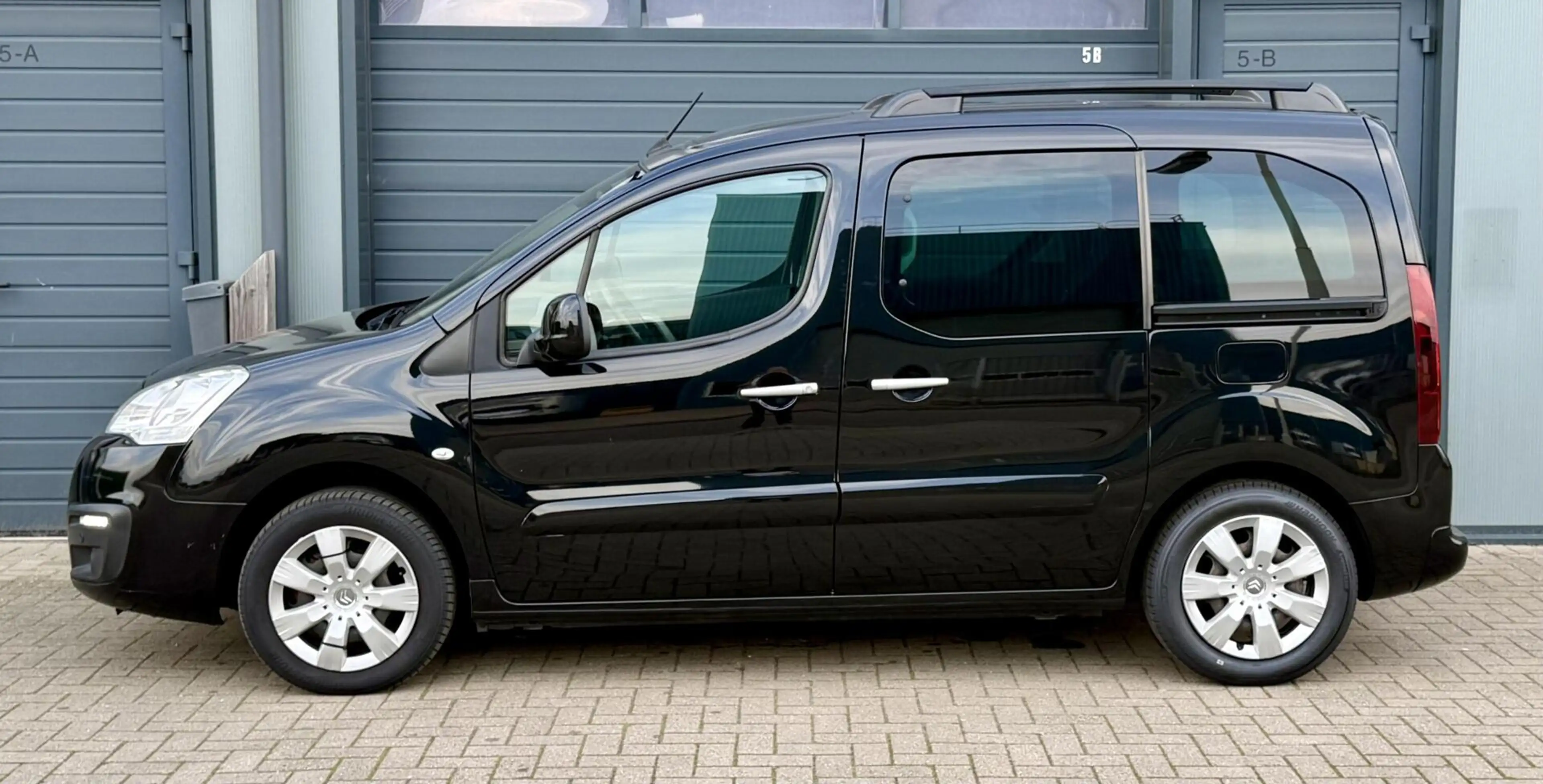 Citroen Berlingo XL 1.2 - 110pk | LAGE KM | 5 Persoons | Benzine | — photo 7