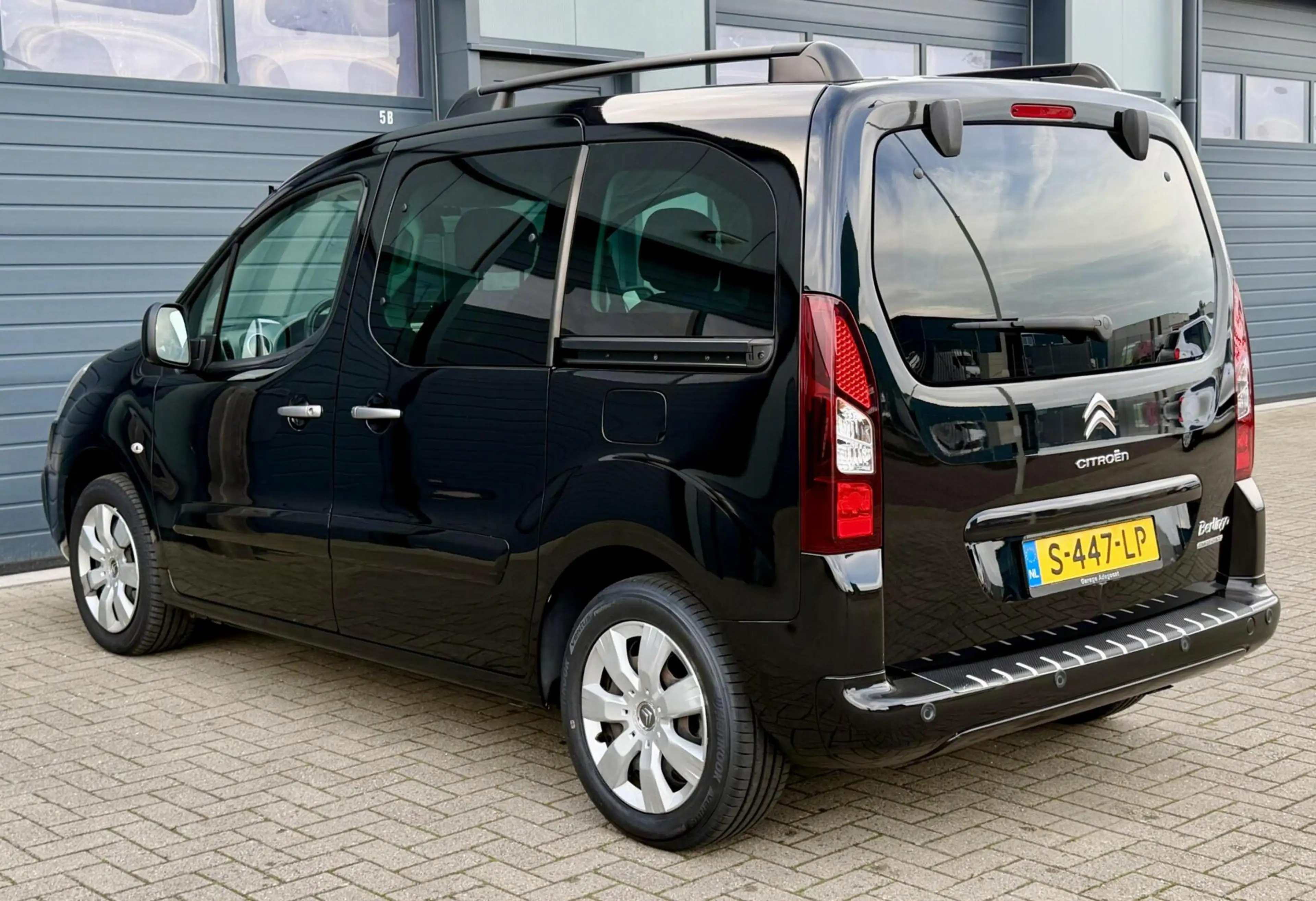 Citroen Berlingo XL 1.2 - 110pk | LAGE KM | 5 Persoons | Benzine | — photo 8