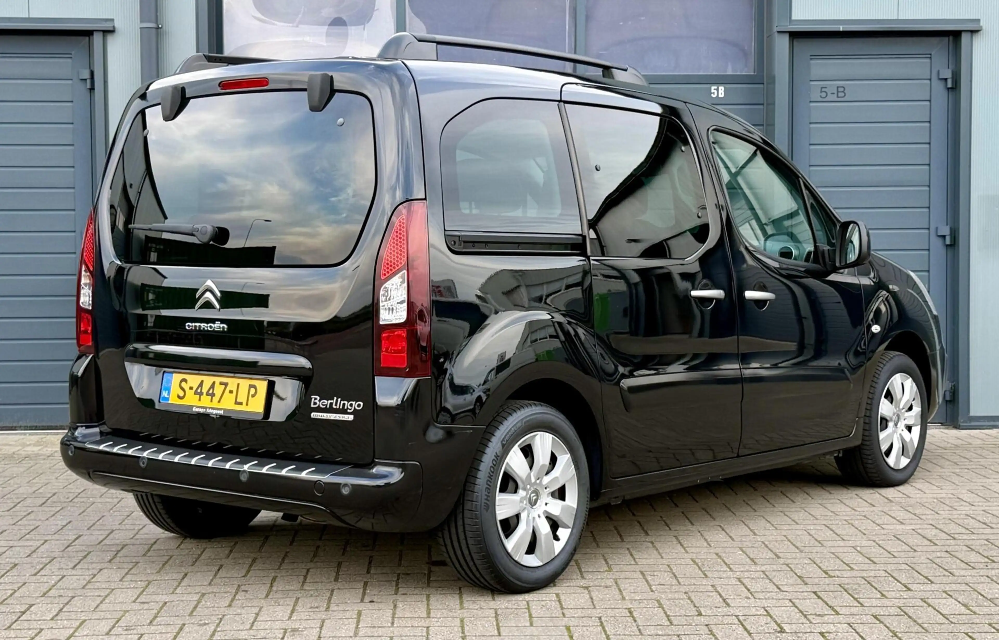Citroen Berlingo XL 1.2 - 110pk | LAGE KM | 5 Persoons | Benzine | — photo 2