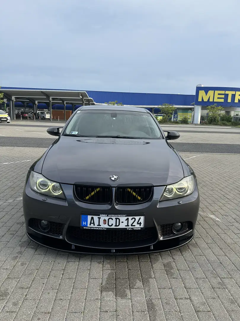 BMW 320 e90 320d - 1