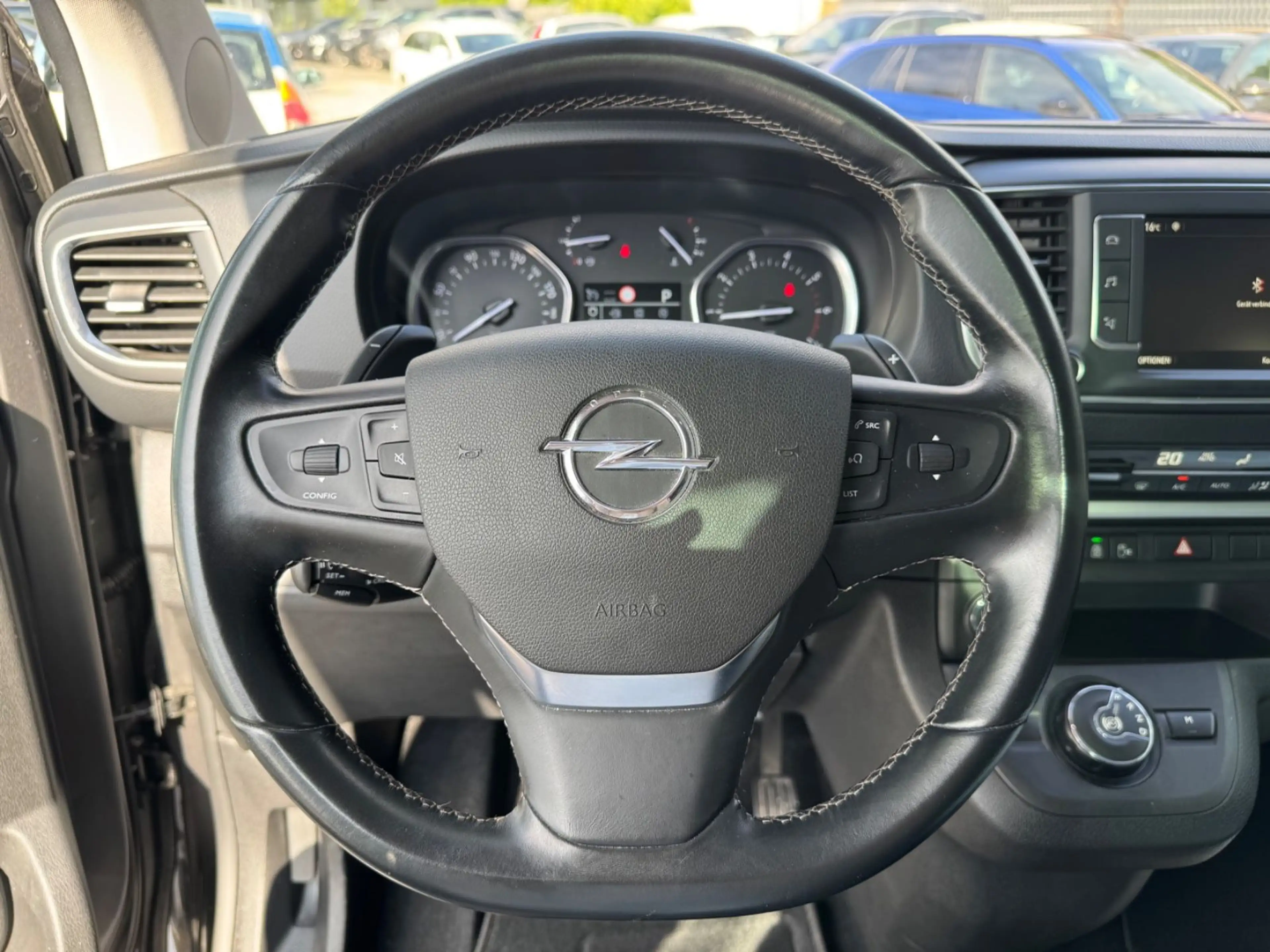 Opel Zafira Life Innovation M *LEDER/PANO/AHK/STHZ* — photo 9