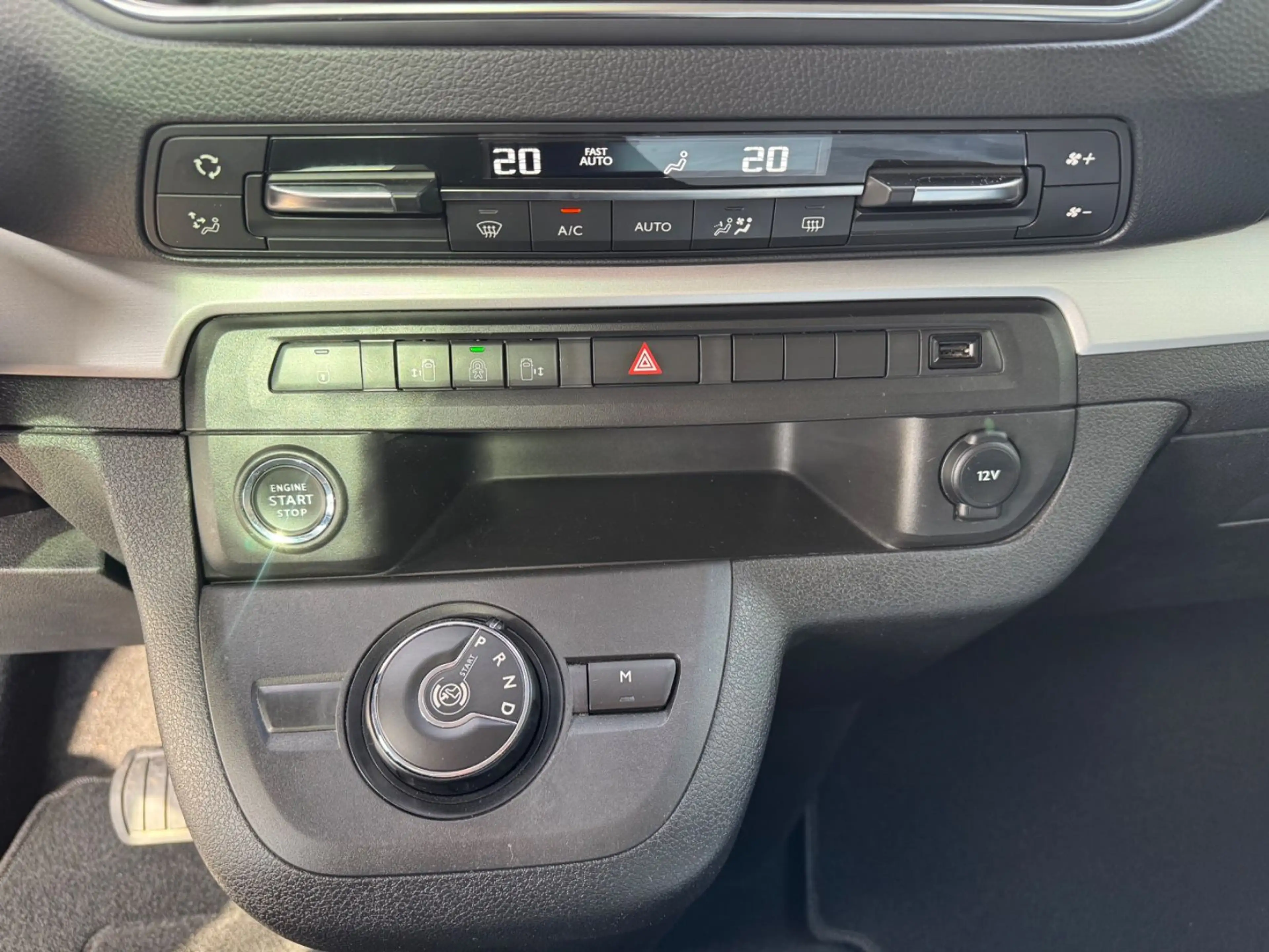 Opel Zafira Life Innovation M *LEDER/PANO/AHK/STHZ* — photo 15
