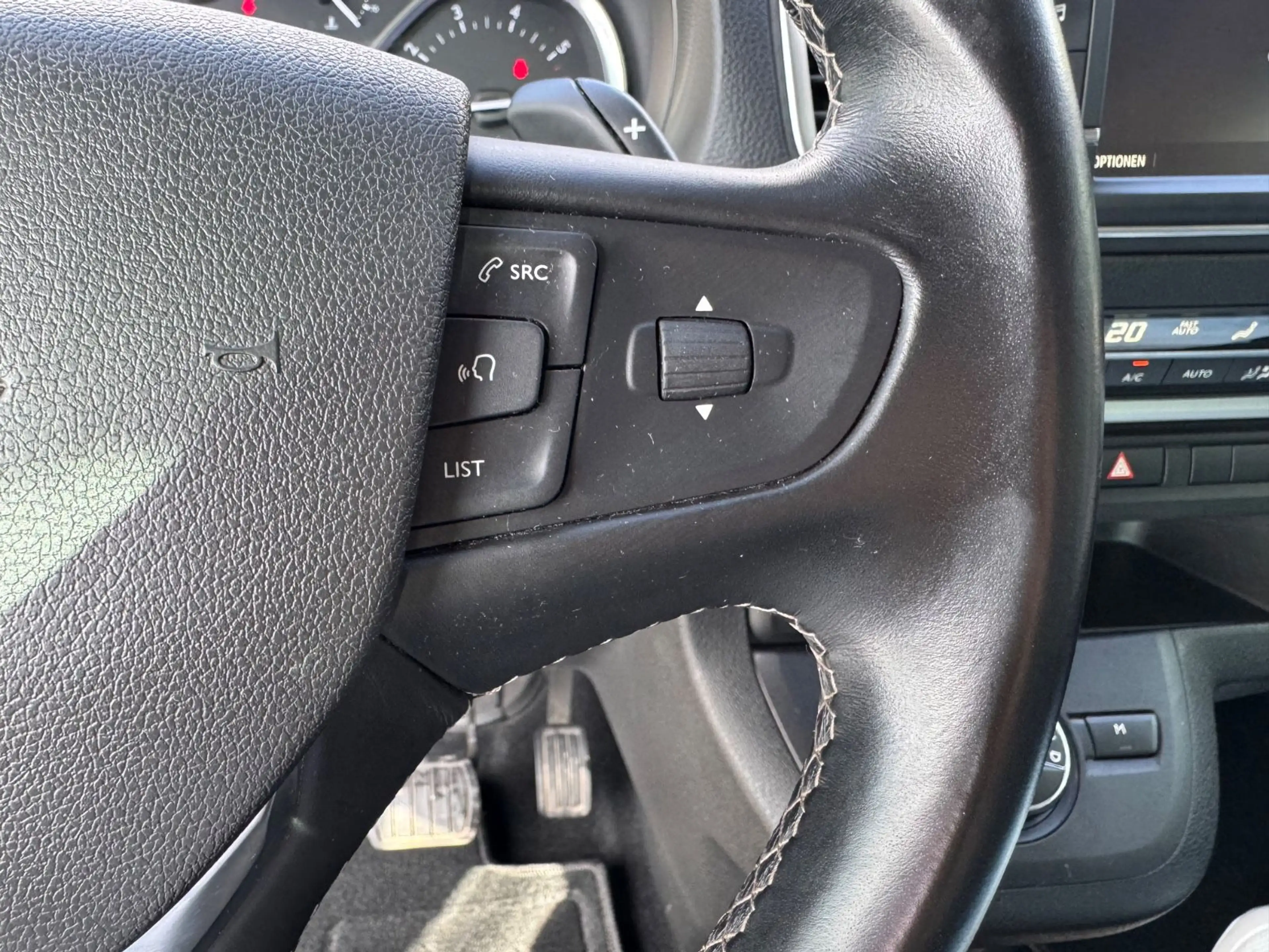 Opel Zafira Life Innovation M *LEDER/PANO/AHK/STHZ* — photo 11